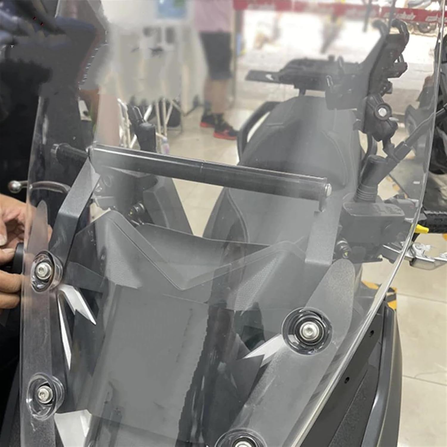 オートバイ ナビゲーション ブラケット GPSナビゲーションブラケットサポーターホルダー携帯電話サポートマウントマウントオートバイシ