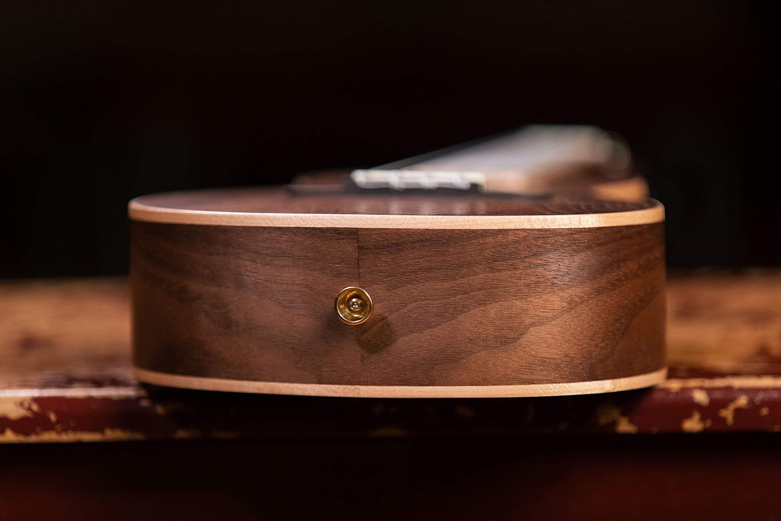 Ortega Guitars Ukulélé Concert Acoustique – Série Horizon – Housse Incluse – Noyer, Naturel (RUWN)