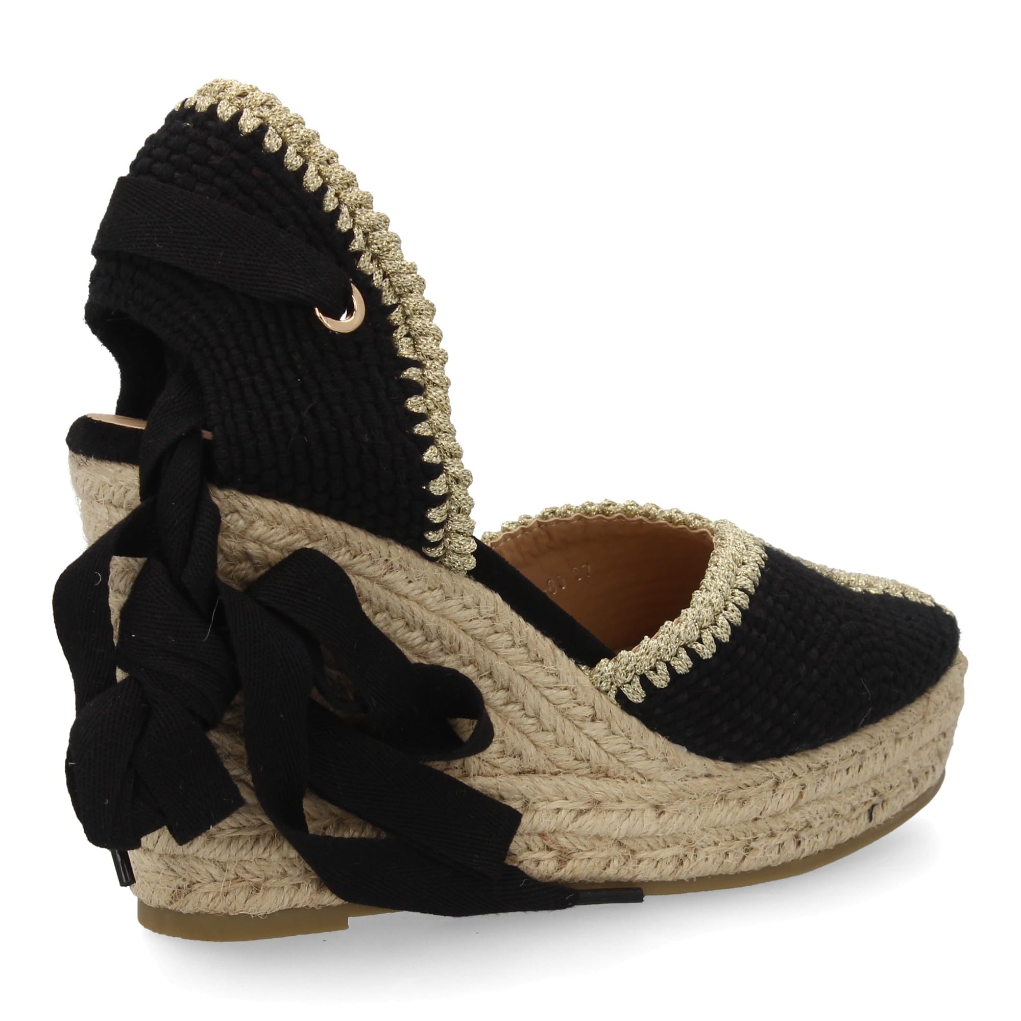 shoes&blues.es Alpargata de Mujer con Ribete Decorativo destaca por su Altura con Cuna Acolchada de Esparto. Cierre de Cintas. Un Modelo Comodo y Ligero para Verano.