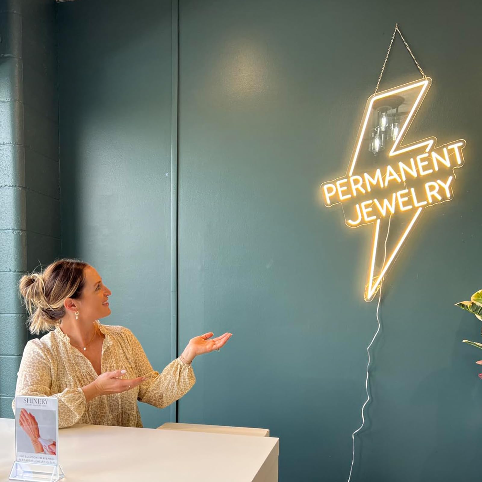 Neon Leuchtschild Personalisiert, Personalisiert LED Leuchtschilder, Leuchtschild USB RGB für Wanddekoration Schlafzimmer HHochzeit Geburtstag Aktivität Unternehmen Bar Lichtzeichen (30-150 cm)