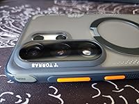 Review Image by Pedro Chavez