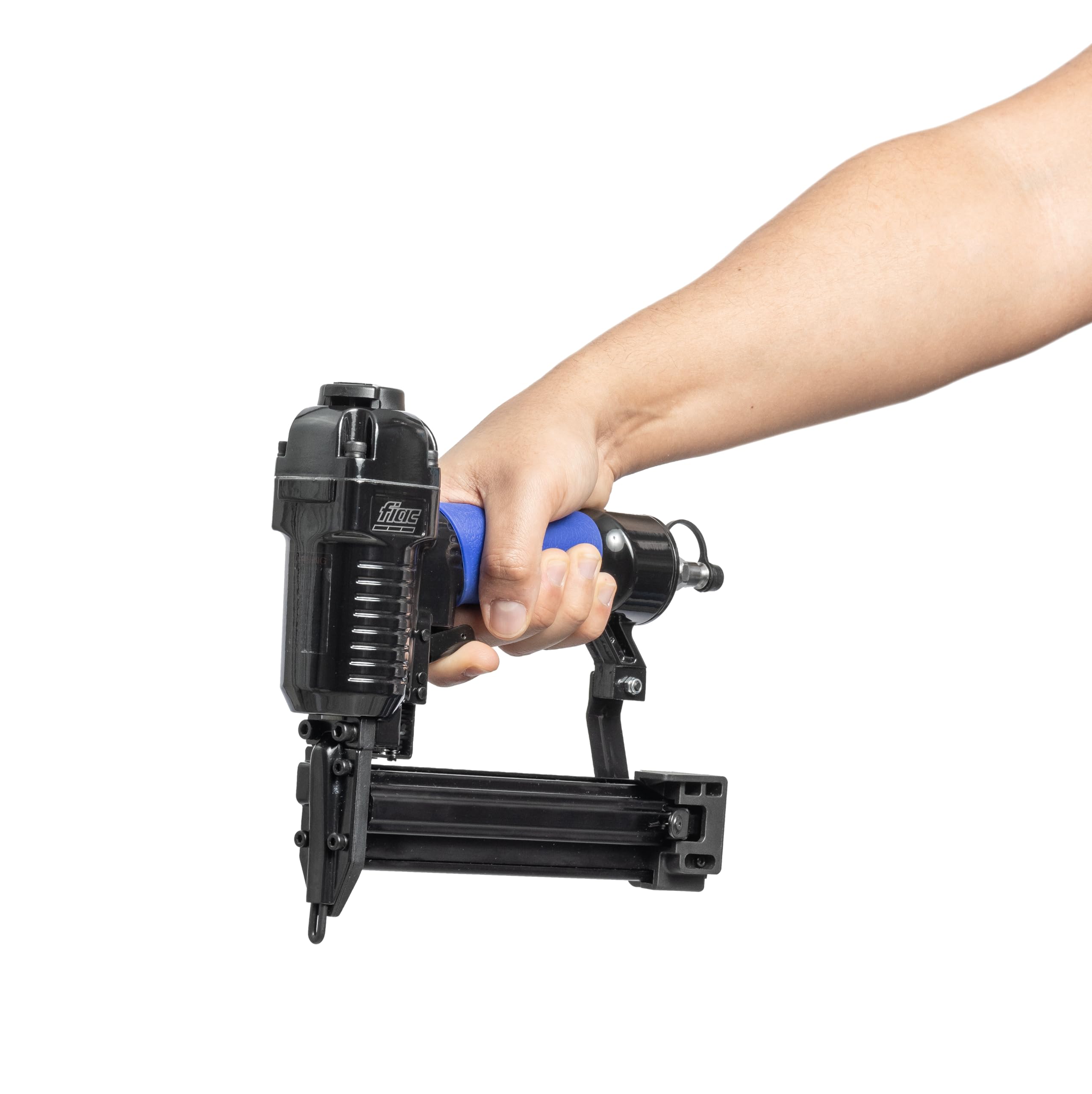 FIAC Agrafeuse Cloueuse Pneumatique, Adaptée pour Agrafes 16-32 mm et Clous 15-32 mm, Inclut Mallette de Transport, Bouteille d'Huile, Pression Max 7 Bar