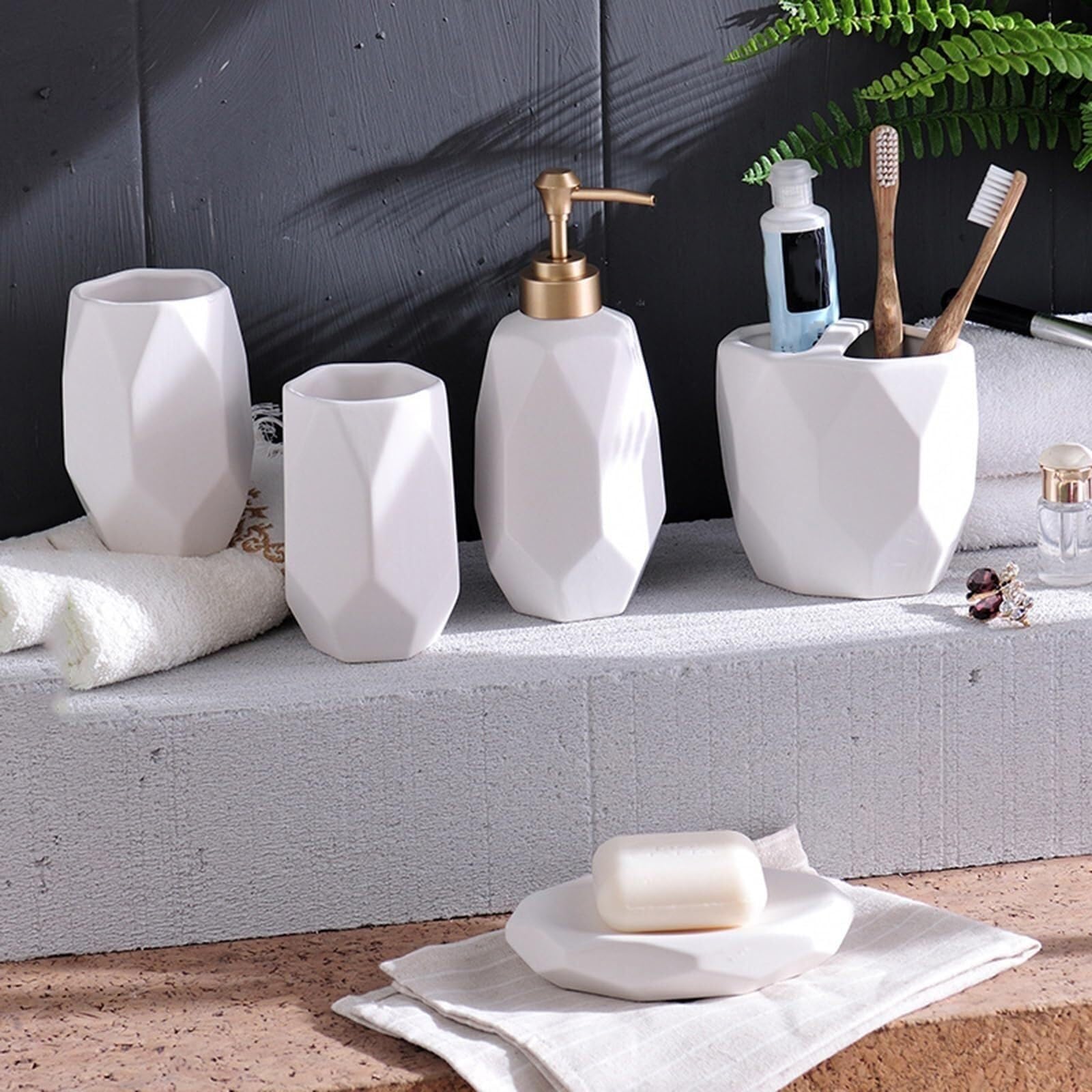 Set di accessori per il bagno Dispenser di sapone da 5 pezzi, organizer con portaspazzolino, bicchiere e piatto, decorazione costiera Arredamento per gli affittuari(White)