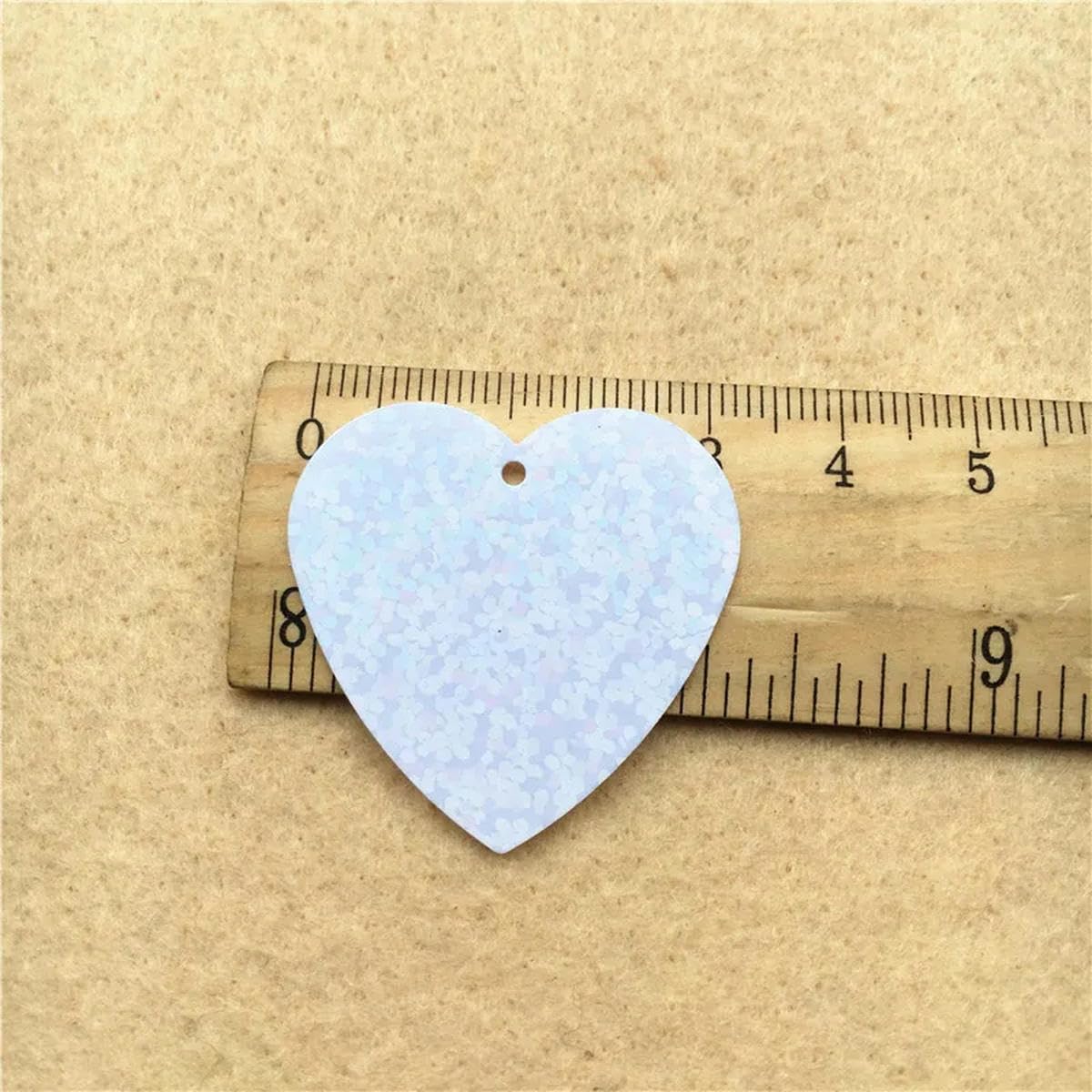 Cekiny do szycia, 100 szt. 3-5 cm białe okrągłe pierścienie z PVC w kształcie serca, materiał do szycia DIY z tkaniną (4 cm okrągły z 1 otworem)