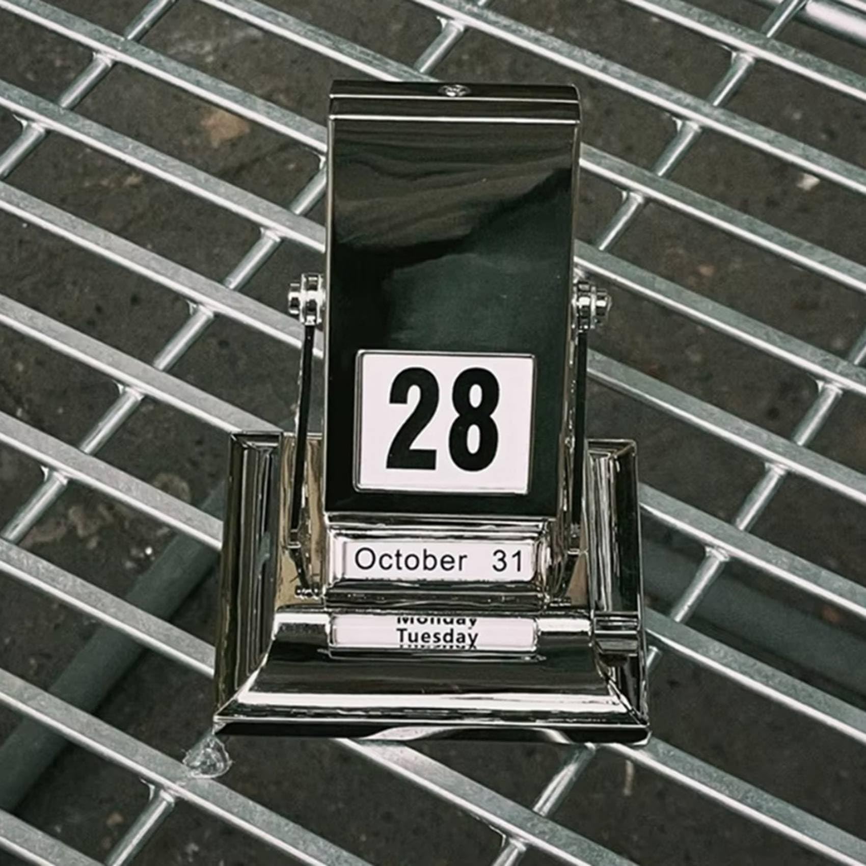 2X Skandinavischer, Einfacher Schreibtisch-Kalender, Rotierender Kalender, Hochwertiger Metall-Tischkalender, Kalenderdekorationen für Geschenke