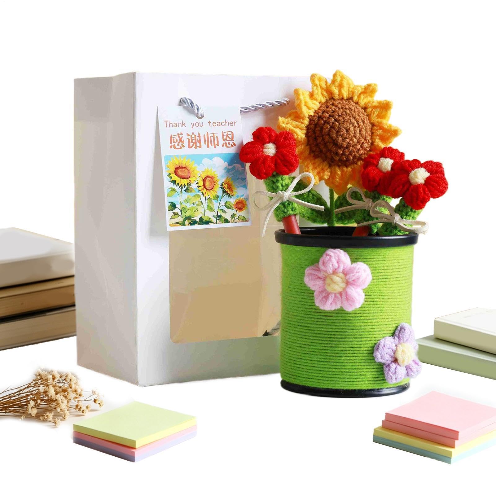 Pot à crayons avec déco florale en crochet et 3 crayons pour bureau