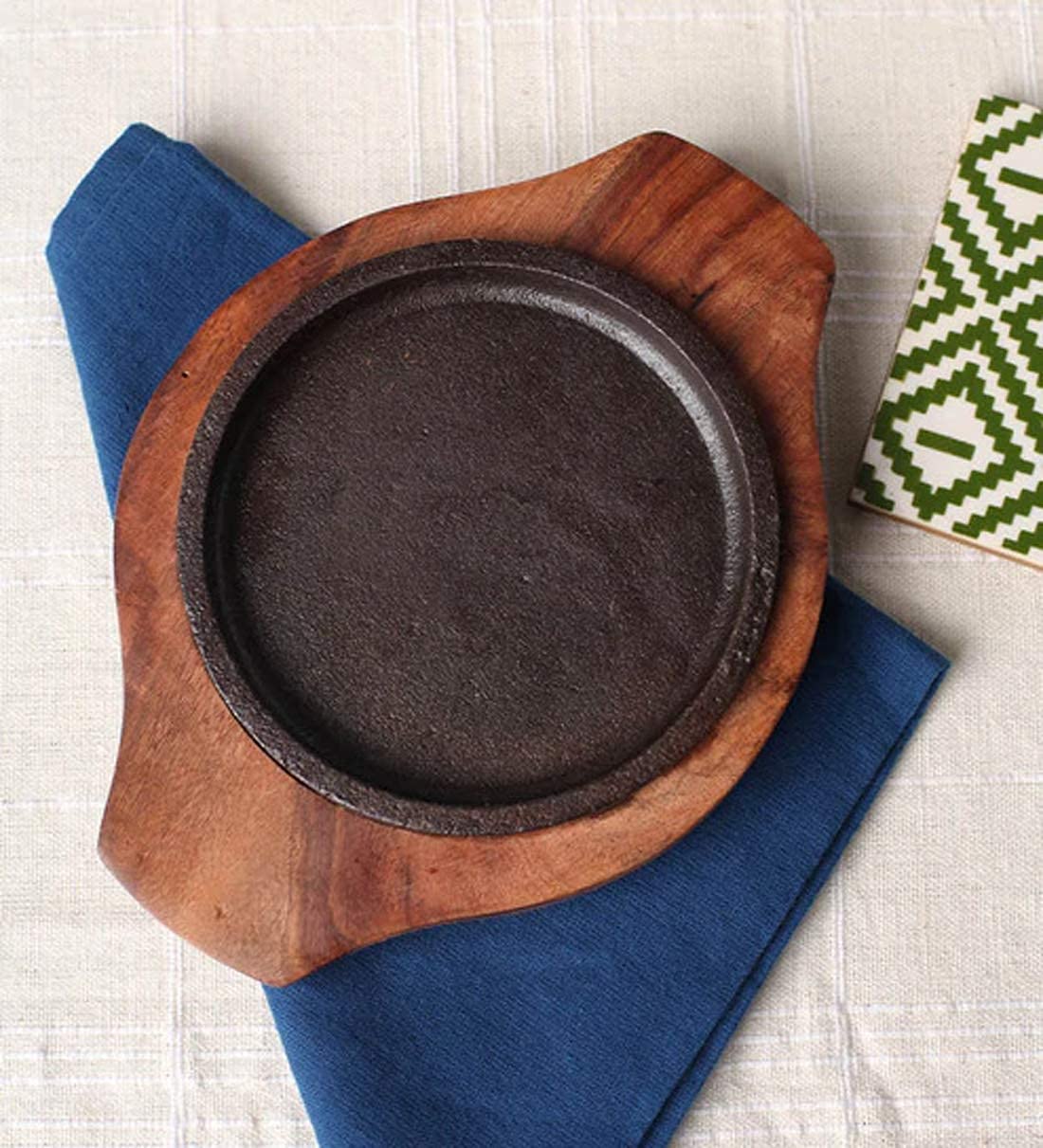 ViaZAID Cast Iron Steak Plate, Sizzler | Sizzling Plate with Wooden Base & Hot Plate Gripper, Steak Pan Grill Fajita Server Plate for Restaurant Home Kitchen Cooking__(Brownie Sizzler (5 inch))