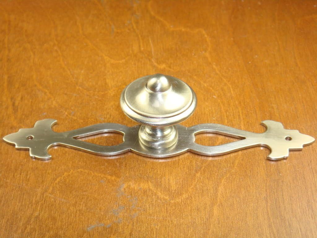 Frances Knob with Fleur de Lis Backplate Brushed Nickel
