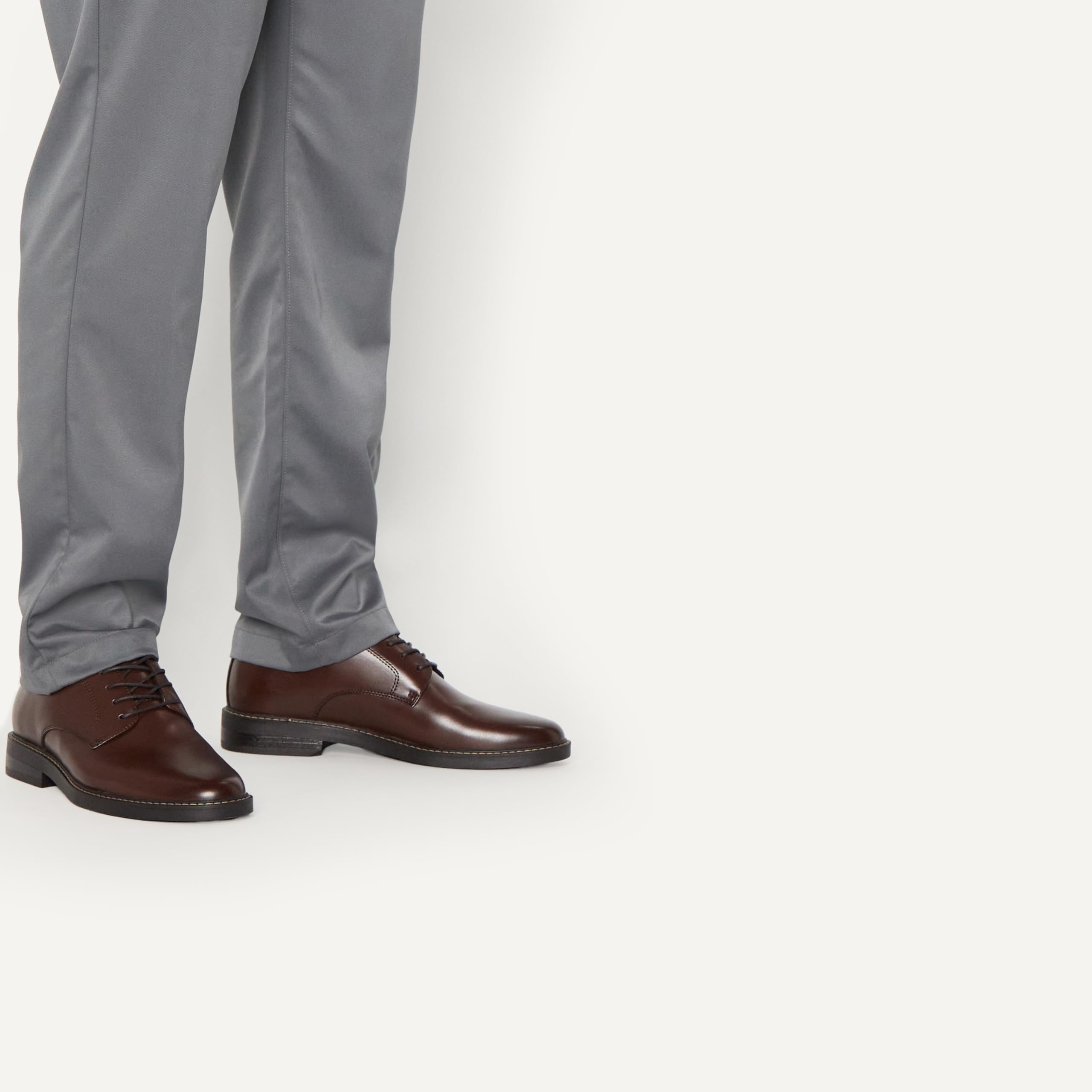 Amazon Essentials Amazon Essentials Men's Round Toe Derby Dress Shoes with Memory Foam in use