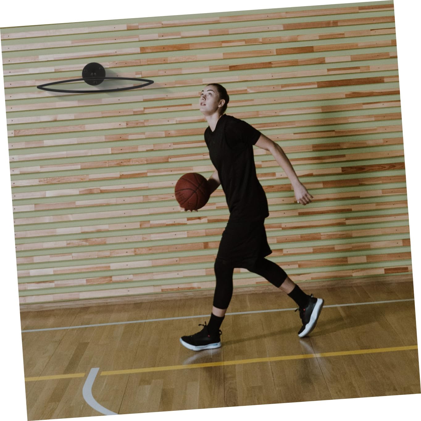 Sosoport Puesto de Futbol Estante de Bolas fosa Lama Piscina Soporte balones Pared canastas Baloncesto Soporte para Bolas Estante de Almacenamiento de fútbol Planchar Black