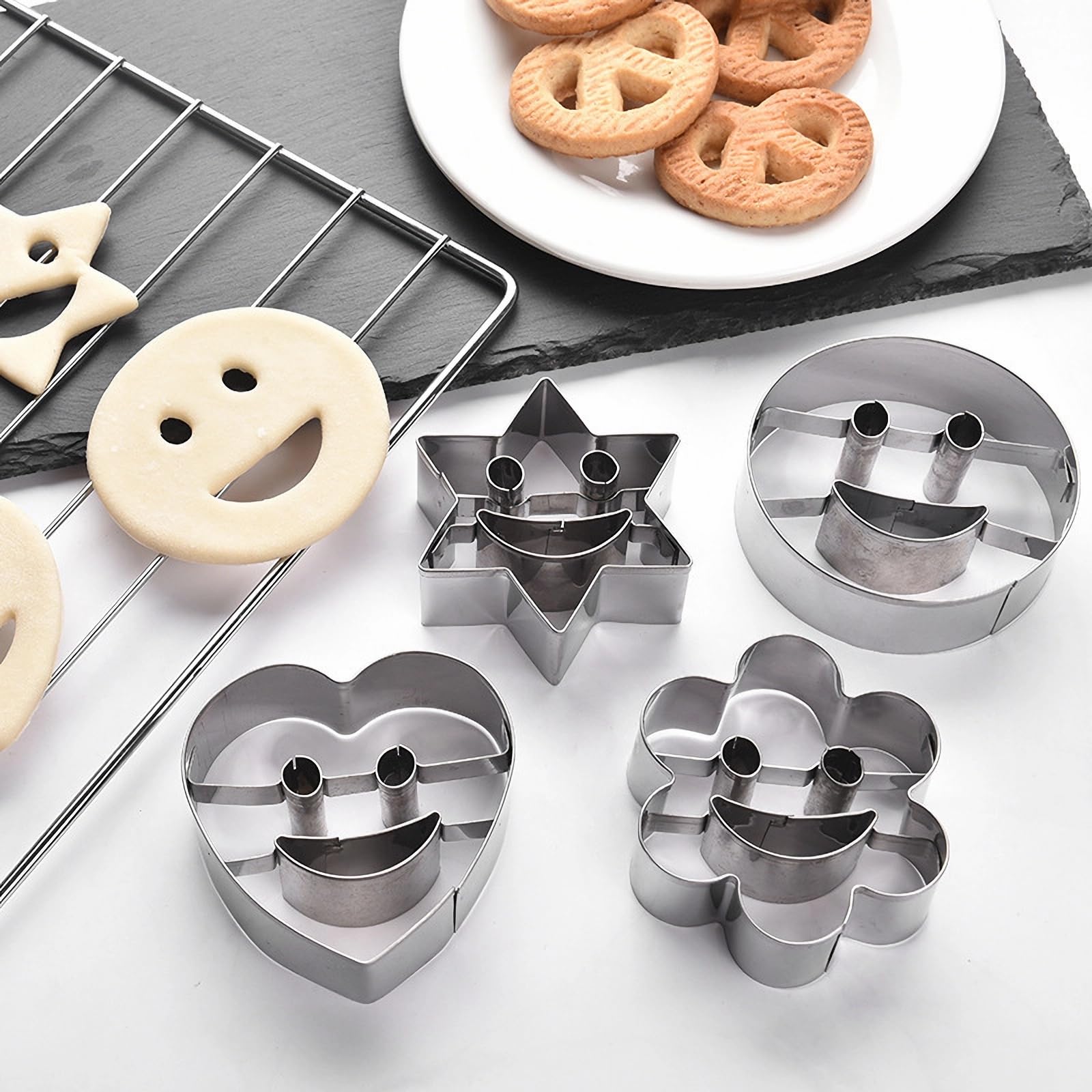 Juego de cortadores de galletas de acero inoxidable para hornear, moldes de galletas para hornear de metal, herramientas de modelado de cocina, 4 piezas (cara sonriente)