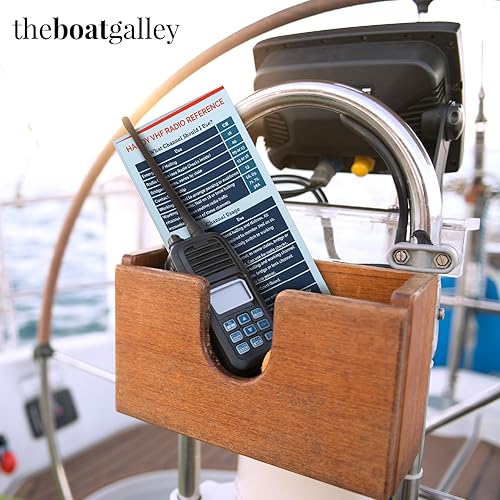 Miniatura 2 de The Boat Galley Práctica referencia VHF  Guía rápida para todos los navegantes  Veleros, lanchas de motor, barcos de pesca, arrastreros, casas