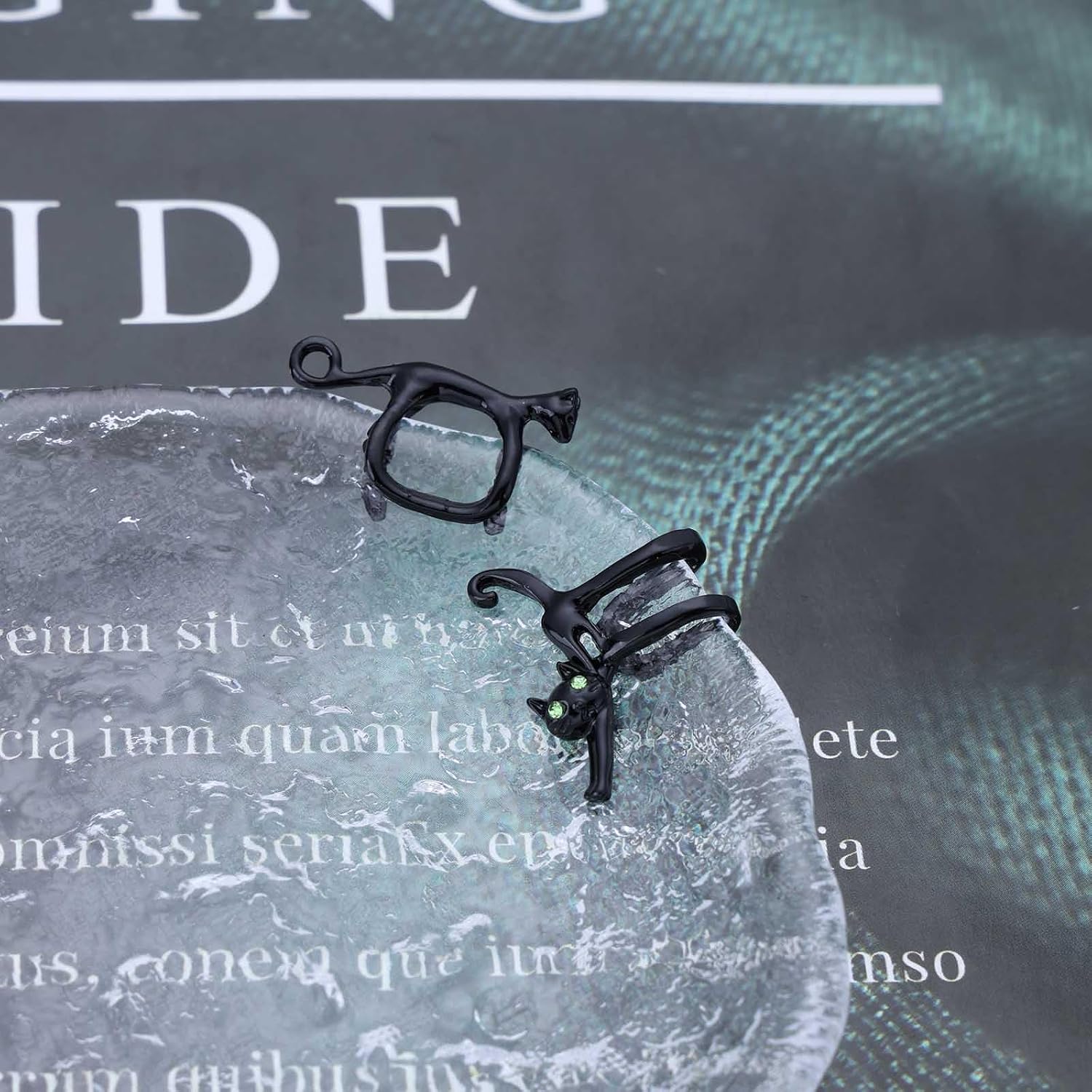 Black Cat Ear Clip Earrings Cute Kitten Ear Cuff Crystal Cat Animal Cartilage Wrap Around Earrings Non Piercing Crawler Ear Climbers Earrings Jewelry for Women Pet Lovers