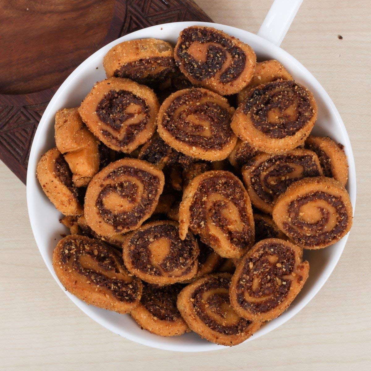Urban Grocery Crispy and Testy Bhakarwadi Ready to Eat Snack- 900g-picture-28