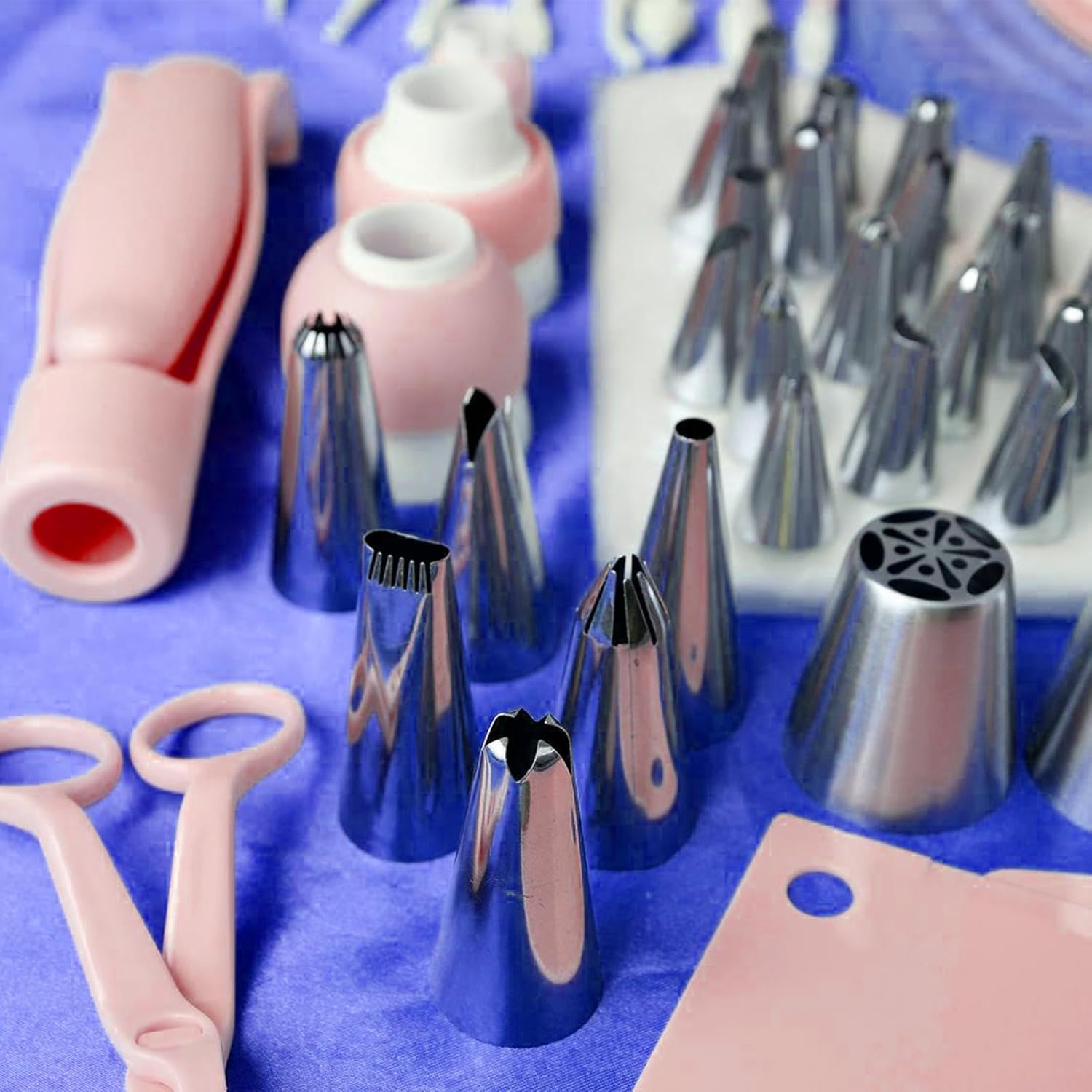 Cake Decorating Kit for Beginners - Cupcake Baking Tools - Cake Decorating Supplies - For Professional Home Bakers Amateur & Birthday Family Gatherings Fi