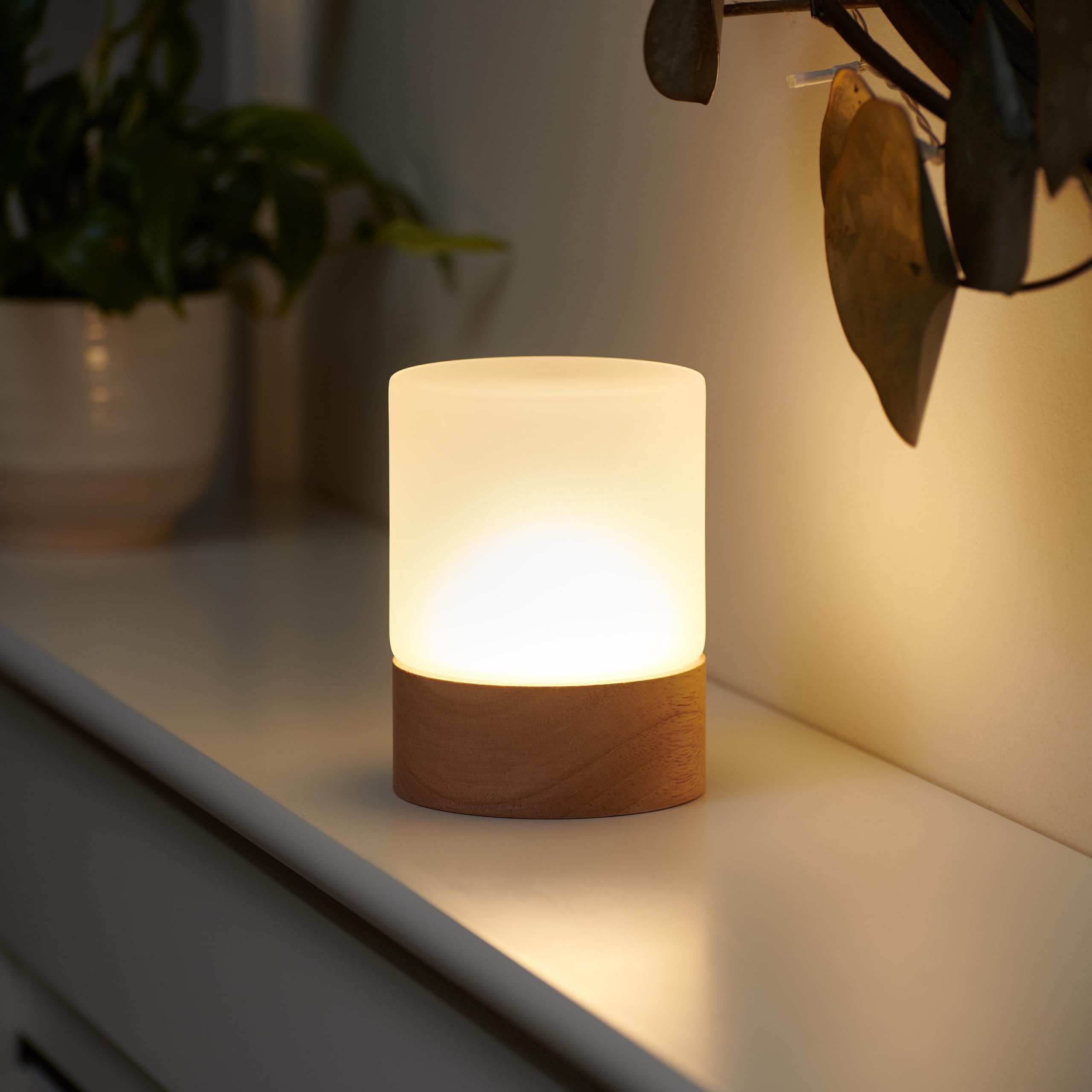 Omniance Elara Lámparas de Mesa Inalámbricas Pack de 2, 4 Fuentes de Luz | Recargable regulable cambio de color, diseño madera y cristal mate, USB-C, temporizador, para restaurante y hotel