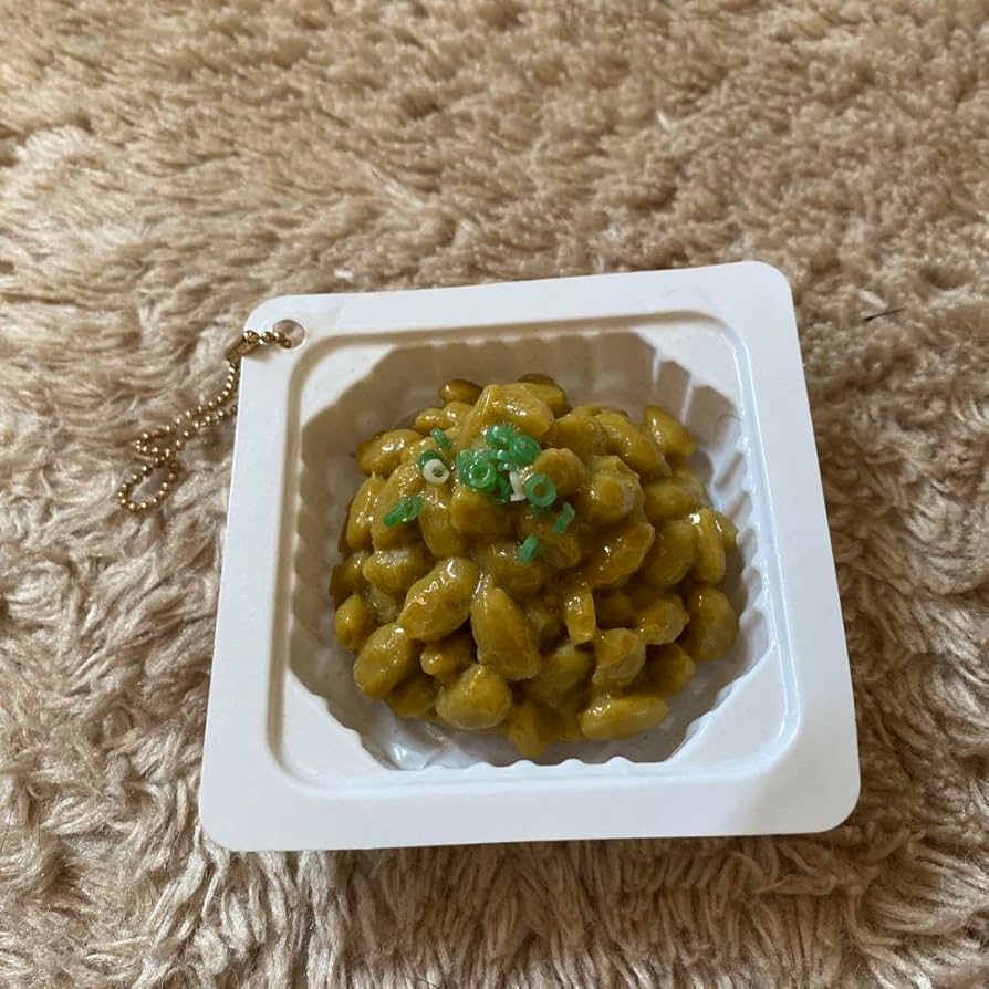 Amazon.co.jp: 食品サンプル 納豆 キーホルダー 0726-28 : ファッション