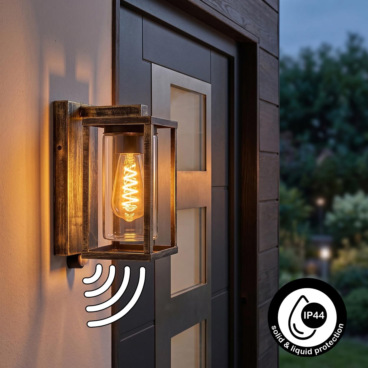 HOFSTEIN Außenwandleuchte Portalis, Außenleuchte mit Bewegungsmelder aus Metall/Glas in Schwarz-Gold/Klar, moderne Wandlampe für Eingangsbereich, 1 x E27, ohne Leuchtmittel, IP44
