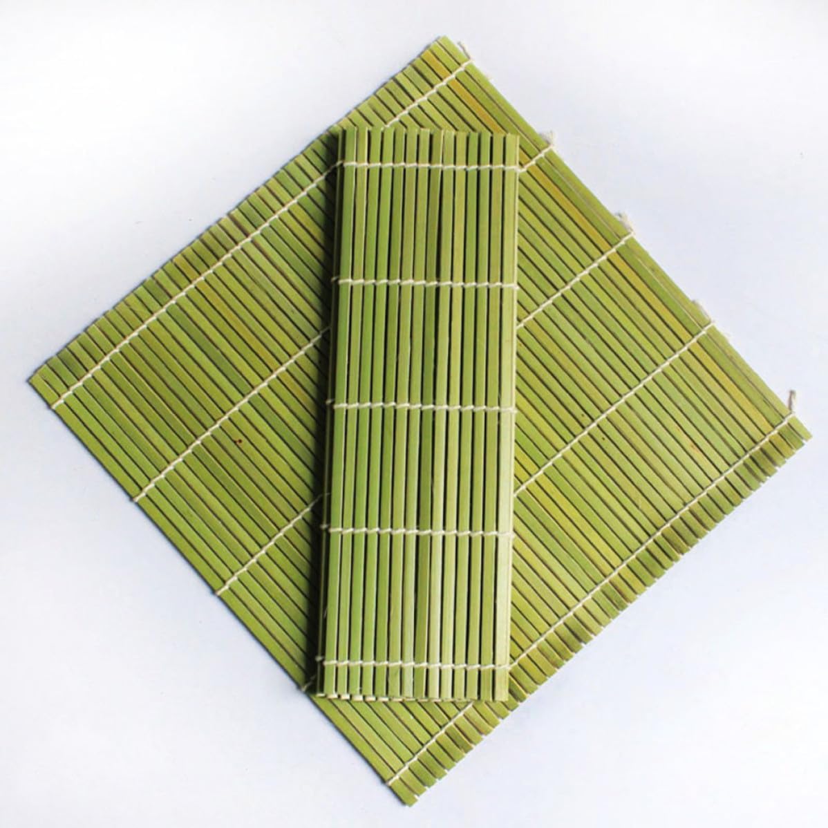 Sushi Rolling Mat Easy to Clean Surface and Convenient Storage, for Home and Professional Japanese Restaurant Use, Sturdy Material Sushi Making Curtain Tool
