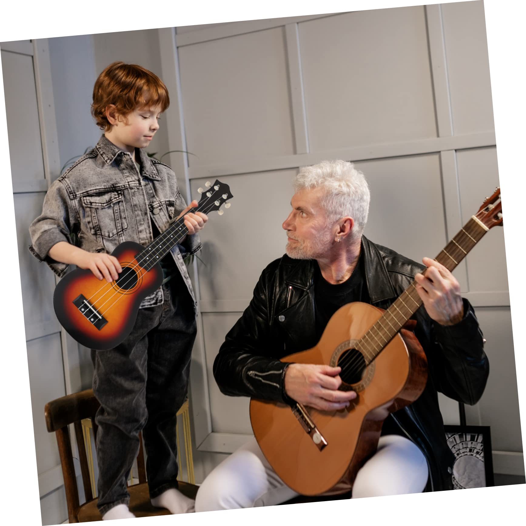 Corde Ukulele Piccolo Strumento Musicale Acustico per Ragazzo Ragazza e Adulti Principianti Design Creativo e Unica Realizzazione Sicura Delicata senza Danni alle Mani Suono