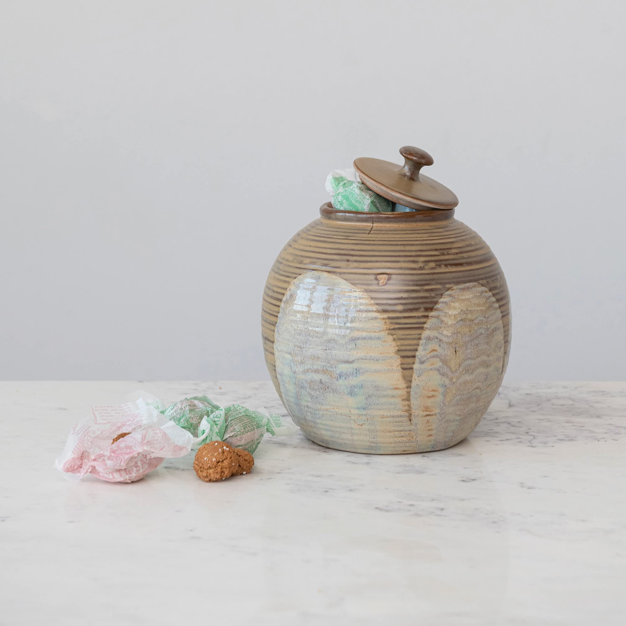 Creative Co-Op Farmhouse Stoneware Lid, Brown Reactive Glaze Jar
