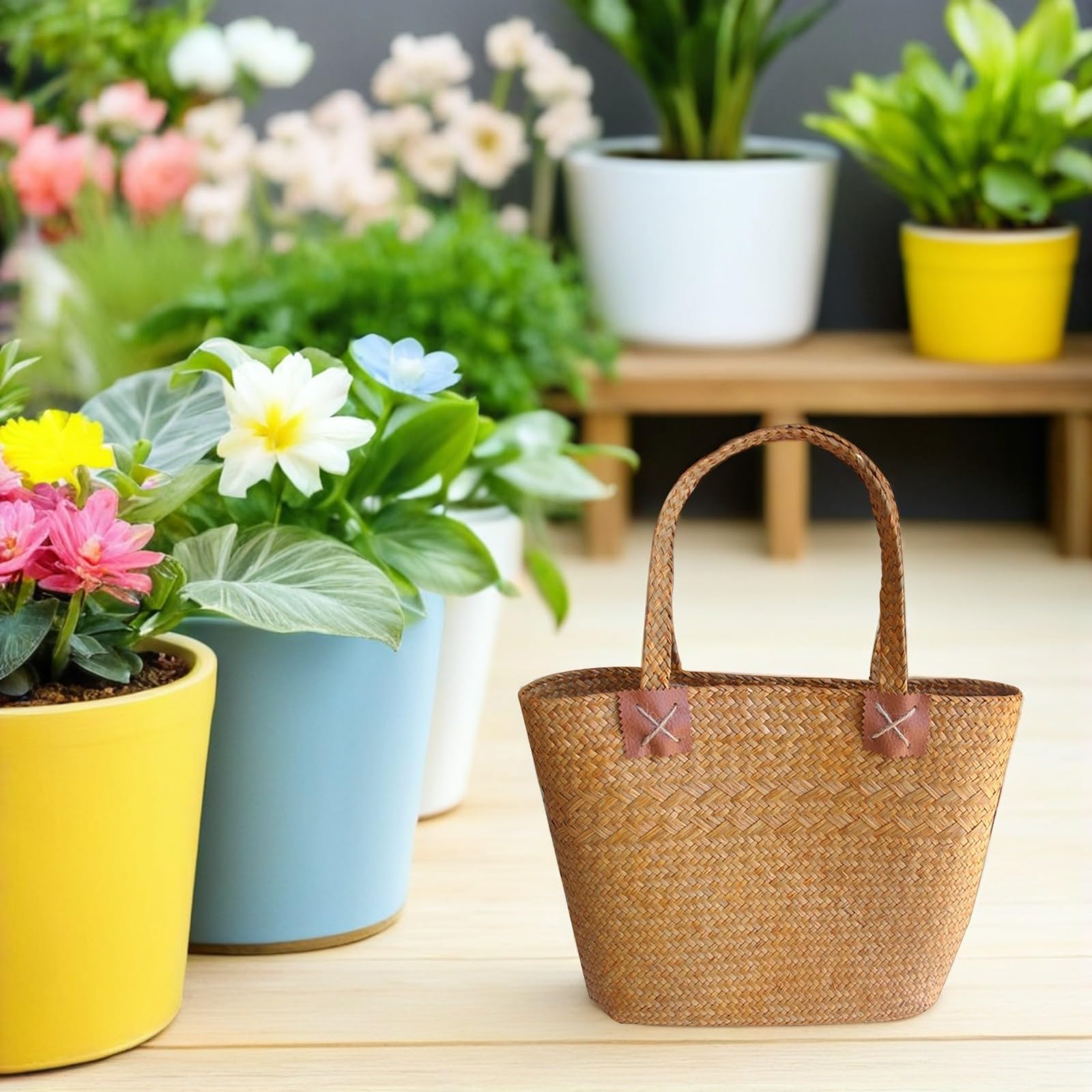 COLLBATH Sac en paille tissée à la main jaune motif floral Petit panier en osier pour pique-nique et plage Sac d'été multifonction pour femme Panier décoratif