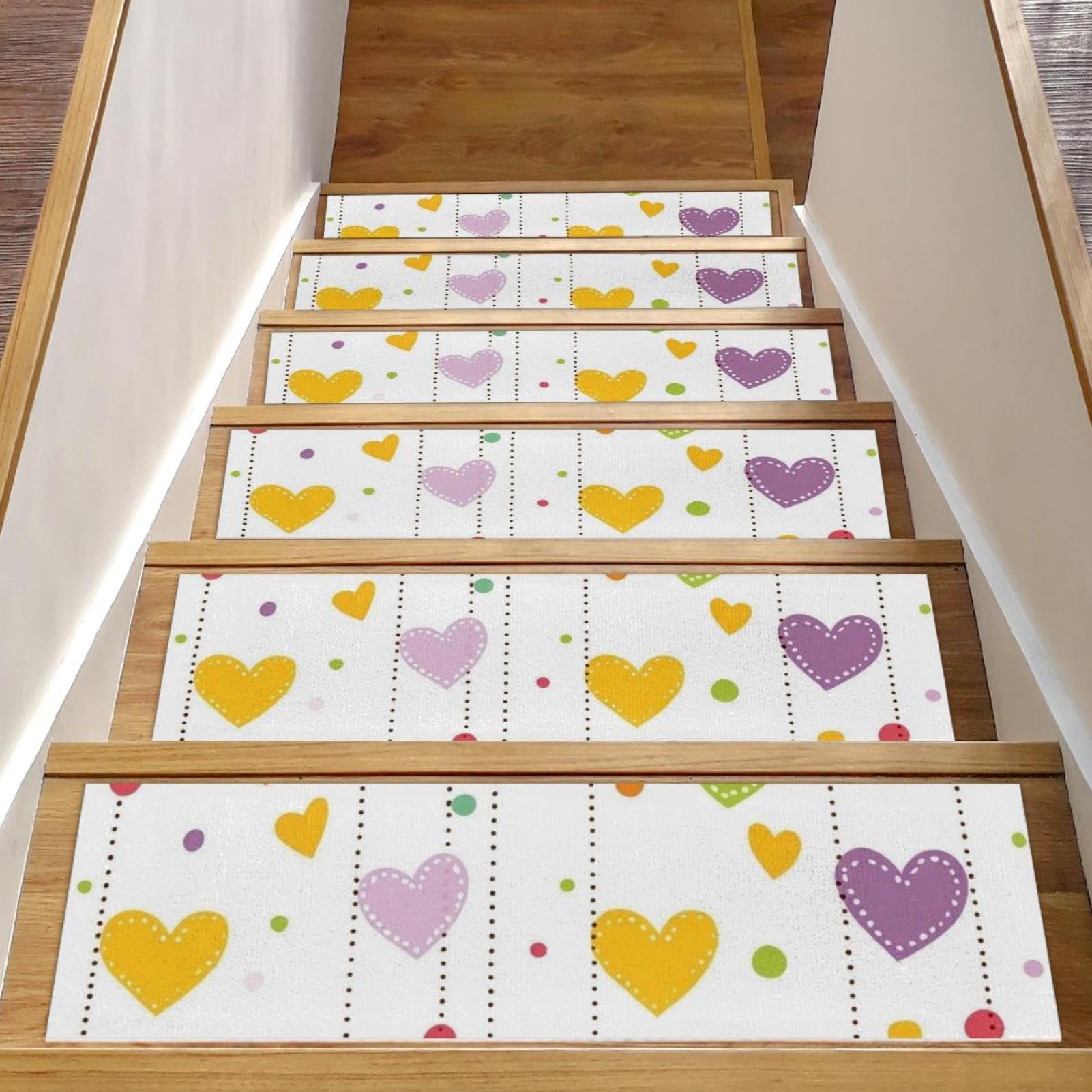 Alfombra de peldaños alegres de corazones y puntos para la seguridad de tu hogar