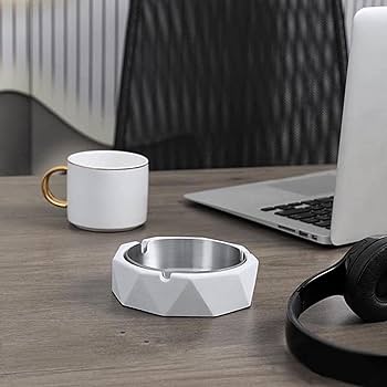 ◇◇ 50' モダンな灰皿 /b ◇◇ Amazon.co.jp: ラウンドステンレススチールベッドサイド灰皿