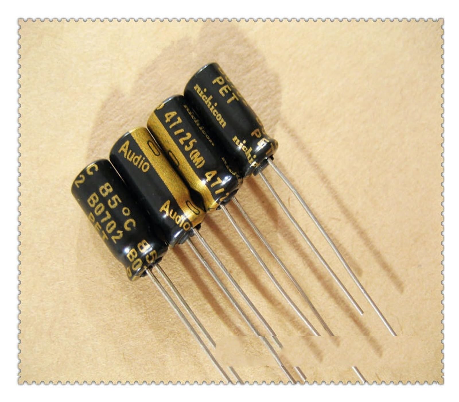 Condensateur 47uF 25V à faible ESR améliorant la clarté du signal audio sur amplificateur hifi