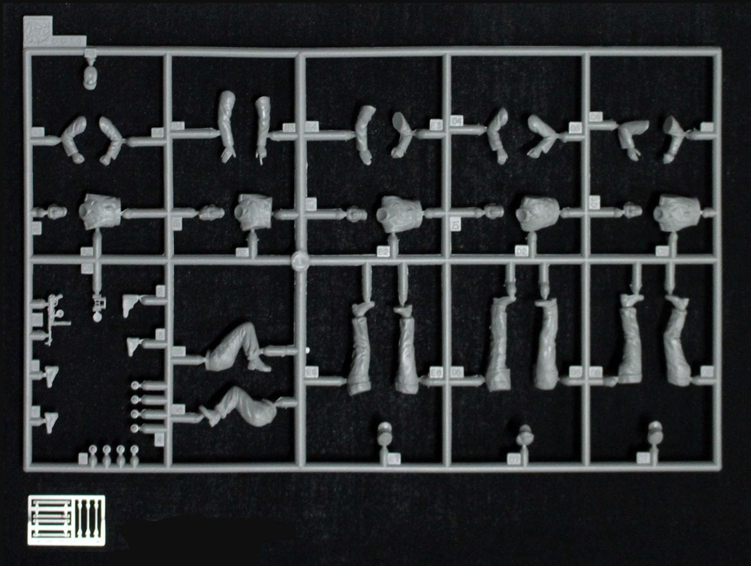 Amazon | ドラゴン 1/35 WW.II ドイツ武装親衛隊 戦車兵 タンククルー