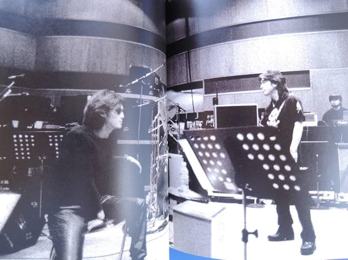 Amazon Co Jp B Z Live Gym Fireball ビーズライブジム ファイヤーボール 1997年コンサートライブツアーパンフレット松本孝弘稲葉浩志希少グッズ ホビー 通販