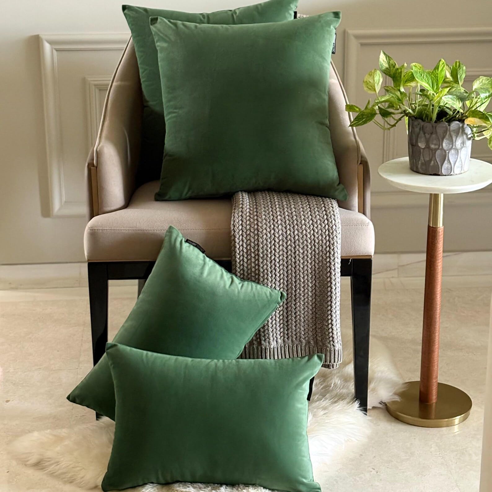 The HomeCentric Verde scuro Decorativo Fodera per cuscino 40x40 cm | Set di 2 Moderno Velluto Fodera per cuscino | Tinta unita Federe per divano, camera da letto e soggiorno, Dark Green Velvet