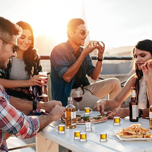 Miniatura 6 de 48 piezas de mini tazas de cerveza de plástico de 1 onza, vasos de chupito con asas, vasos de cerveza transparentes reutilizables para beber