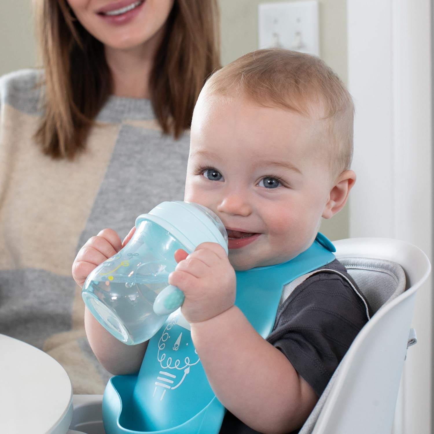 Chicco Transition Cup Bicchiere Antigoccia per Bambini 200ml, 1 Tazza Biberon 4+ Mesi per Imparare a Bere, con Beccuccio Ergonomico in Silicone, Doppia Valvola Anticolica, senza BPA - Azzurro