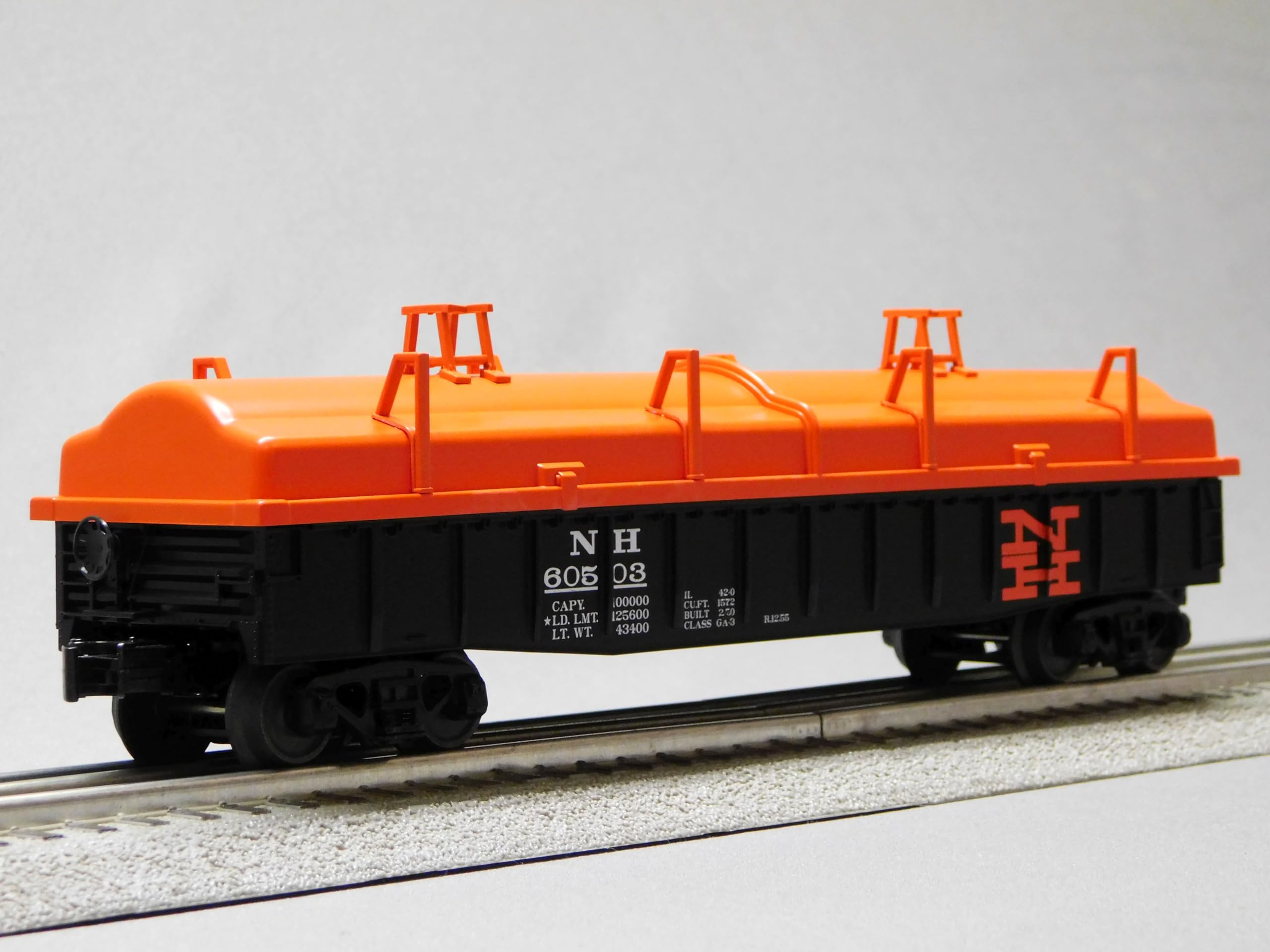 M.T.H. Electric Trains New Haven Gondola CAR #60503 with Cover 30-72236