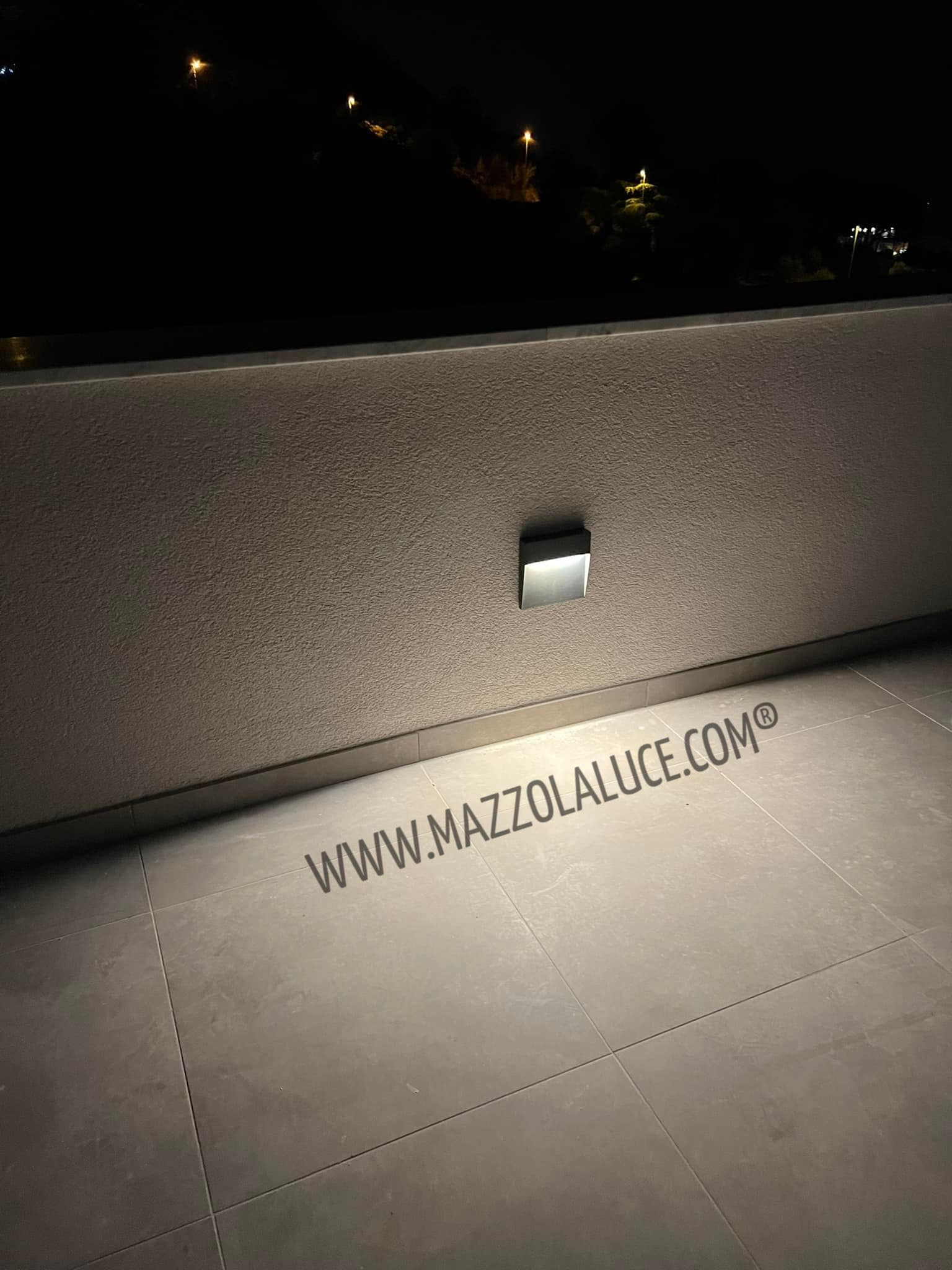 MAZZOLA LUCE Segnapasso da parete led per esterno giardino 6w 4000k grigio scuro antracite quadrato senza incasso 220V Garanzia 5 Anni