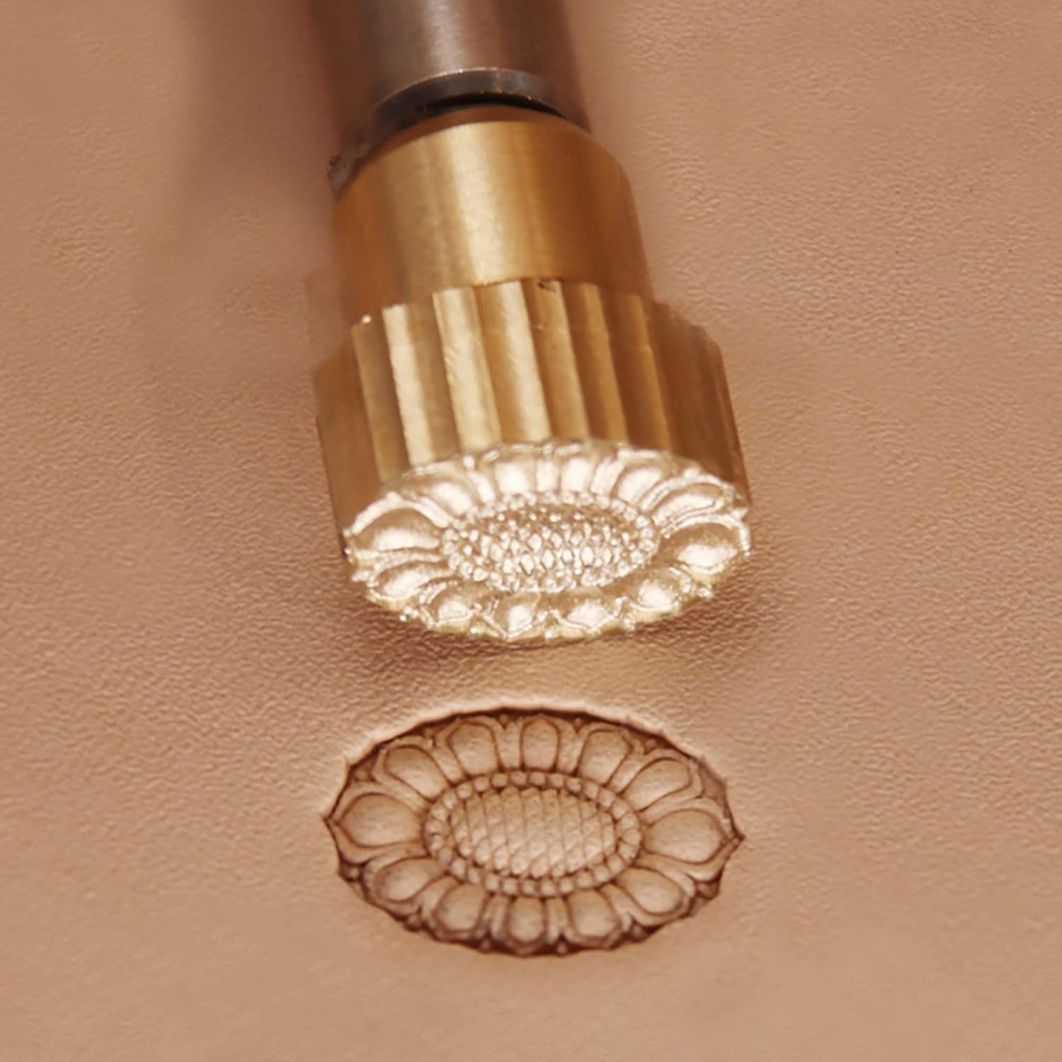 RUIQIN Leather Stamps, Sunflower Shape Flower Center Leather Stamping Tools, Professional Leather Carving Tools, Leather Crafting Tools for Leather Working and Leathercraft (Sunflower)