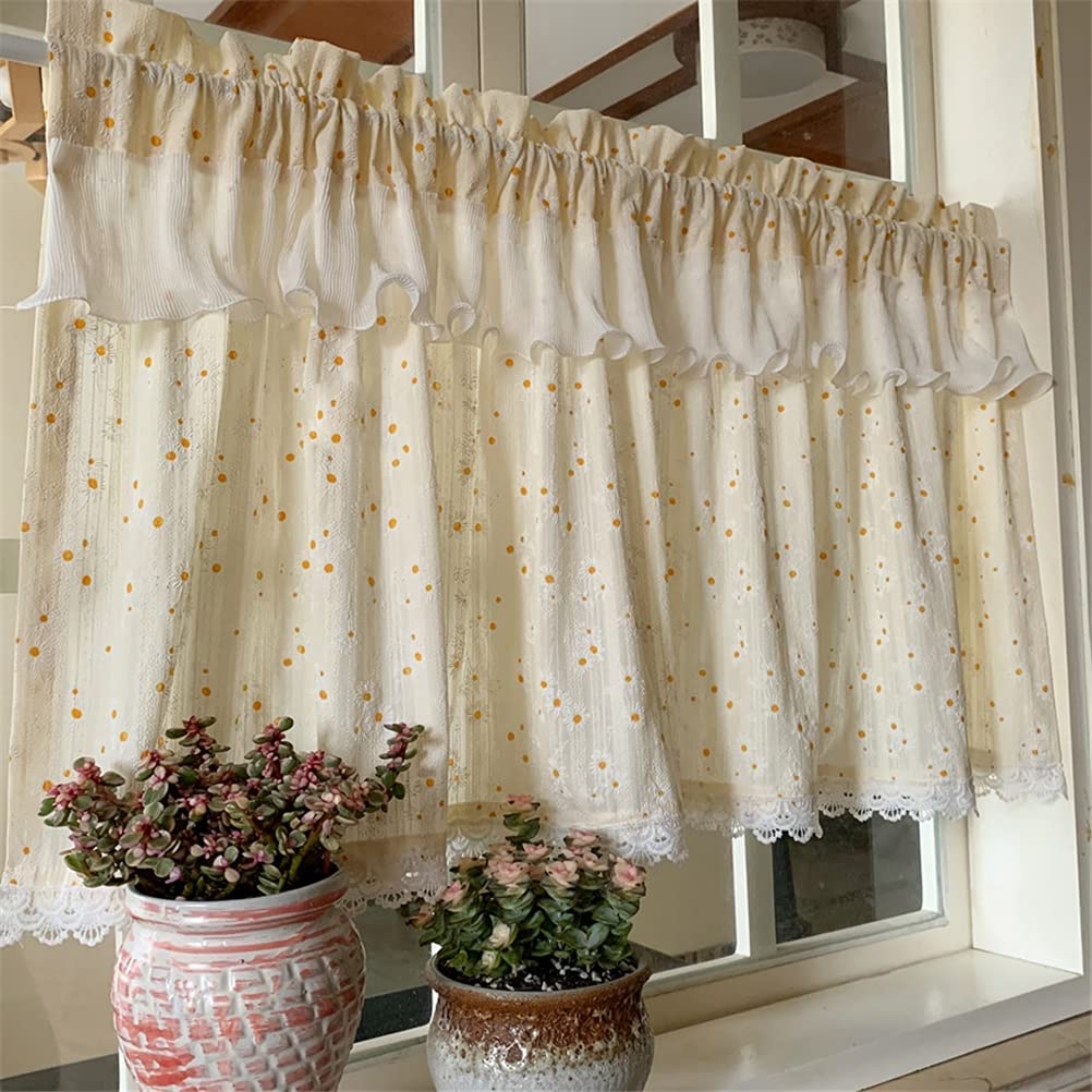 Cortina estilo rural crochet que evoca la calidez de los hogares tradicionales en la cocina