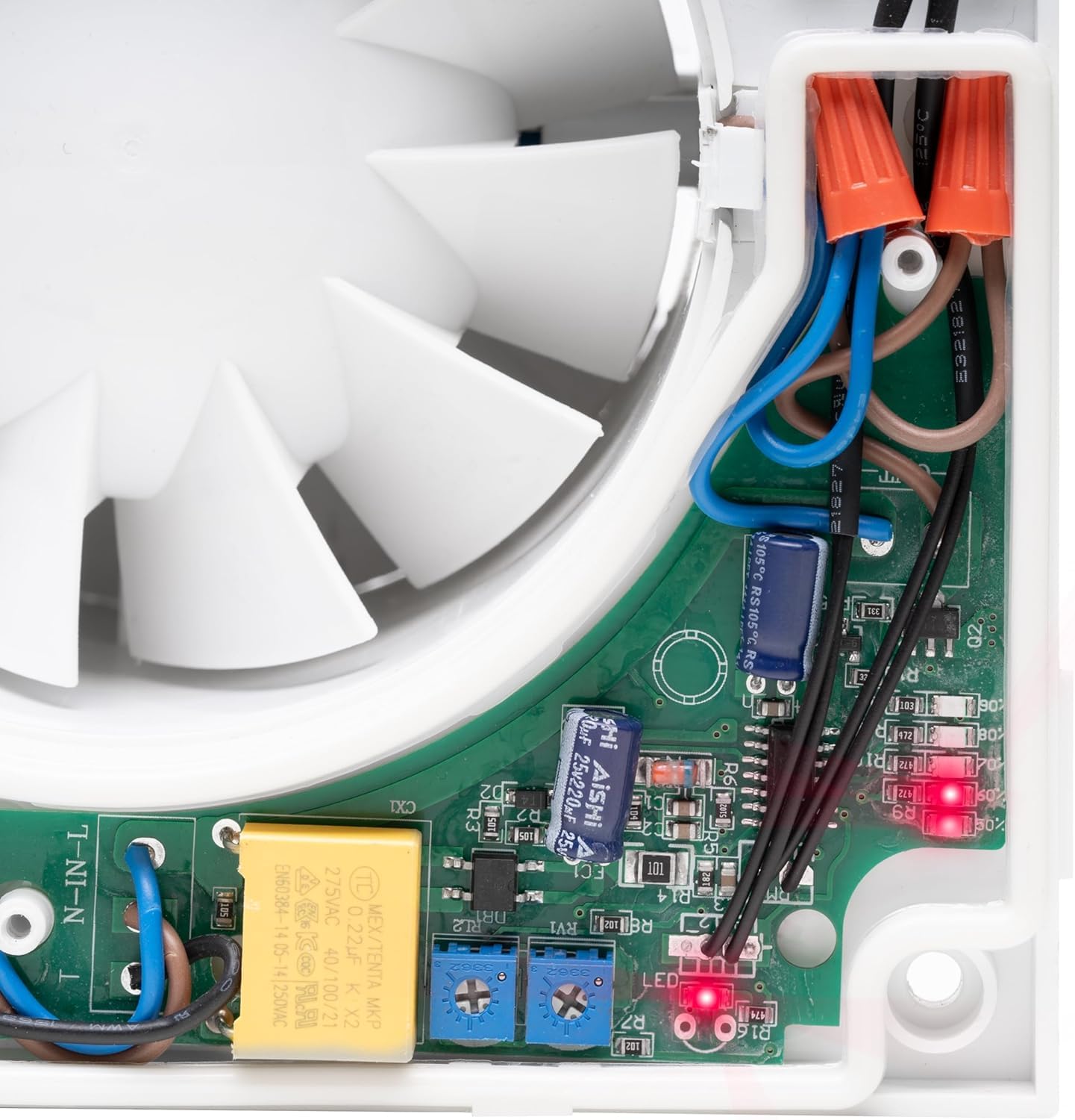 AIR 6 Badlüfter 100mm, Abluftventilator Für Badezimmer, WC, Bad Lüfter mit Feuchtigkeitssensor und Timer, Leise und Leistungsstark, Wand- oder Deckenmontage, Leistung 26,5 l/s (95 m³/h), Weiß, IP45