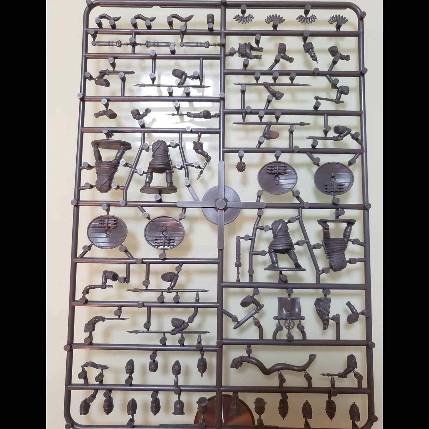 Wargames Atlantic Decline and Fall: Imperial Rome at War - Late Roman Legionaries Lorica Hamata (24 Figures) Multi-Part Hard Plastic (HIGH Impact POLYSTYRENE) 28MM Figures…