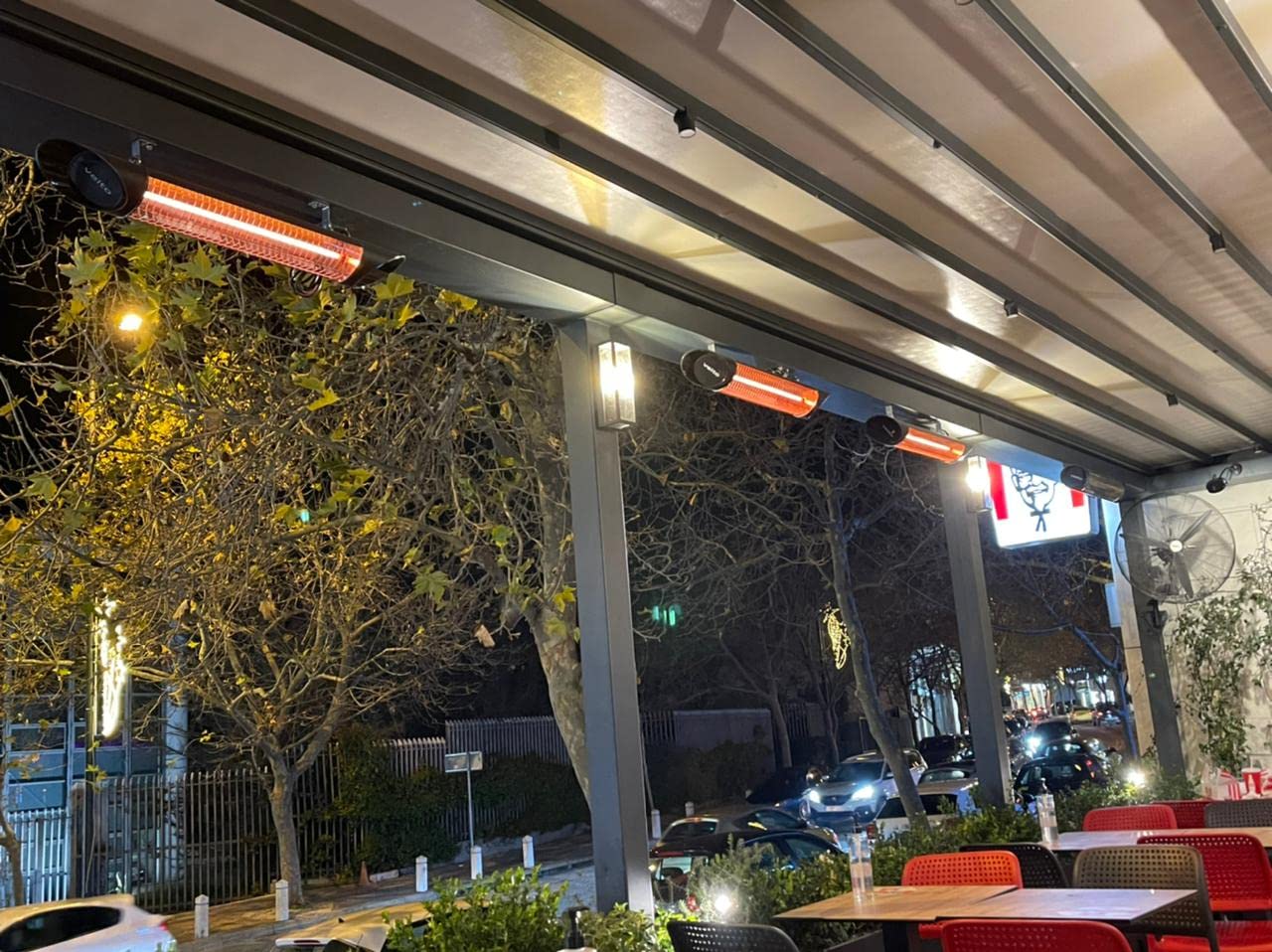 VEITO Blade S Infrarot-Heizstrahler Schwarz 2500W Fernbedienung 3 Stufen | 3 Heizstufen per Fernbedienung, wandmontierbar oder mobil auf Stativ, IP55 strahlwassergeschützt, Umkippschutz aktivierbar