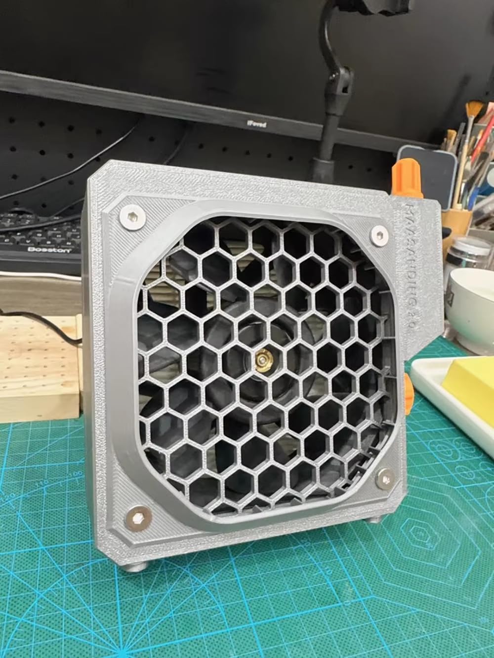 iDili Desktop Solder Fume Extractor & Grinding Dust Collector - DC Powered, Anti-Backflow, Magnetic Filter Cover, Compact Design