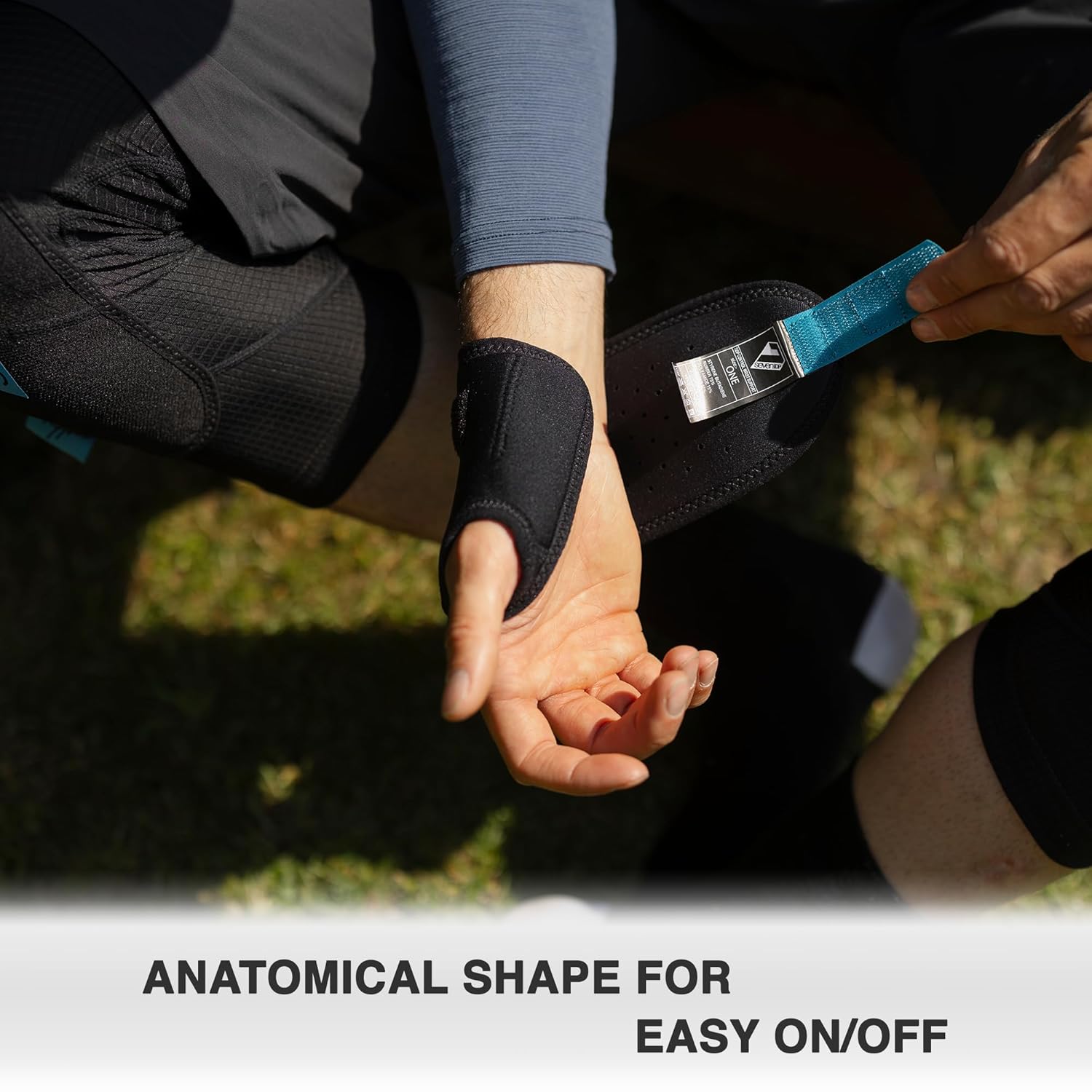 7 iDP Control Wrist Support – Adjustable Compression Brace for Pain Relief and Injury Recovery (Right Wrist)