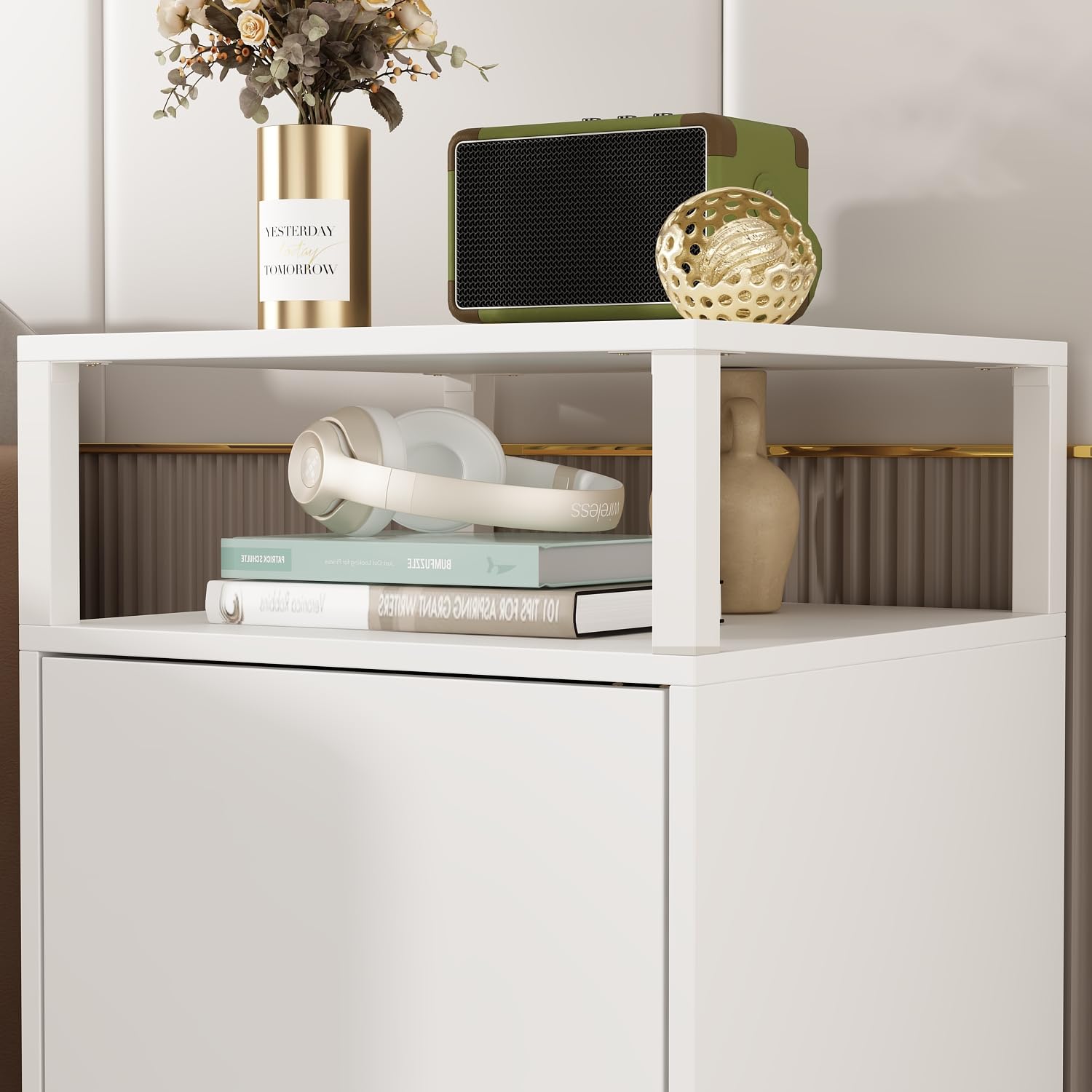 Kehrmaschinenschrank, Kleinlagerschrank, Wasserbarschrank, Multifunktionaler Kleinlagerschrank mit 1 offenen Regal und einem Schrank für Wasserbar, Beistelltisch, 80 x 44,4 x 45 cm, weiß, MDF