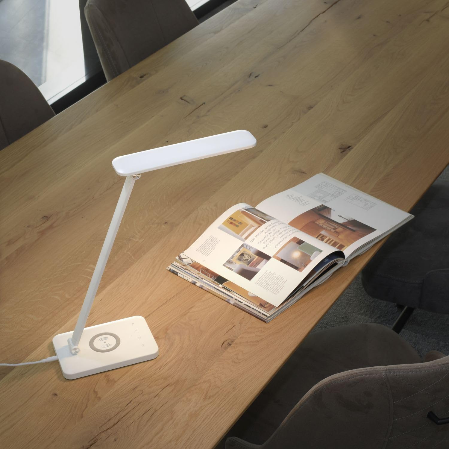 Licht-Erlebnisse LED Tischlampe Metall Weiß Schreibtisch Büro Arbeitszimmer Wohnzimmer H:61,5 cm 2700-5000 K dimmbar Ladefunktion Touch Tischleuchte flexibel KELDIS