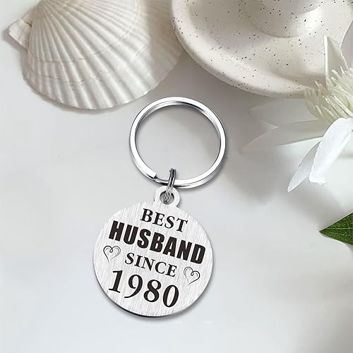 Miniatura 4 de TANWIH Llavero de 45 aniversario de boda, regalo para el mejor marido desde 1980, decoración de aniversario de 45 años para él y hombres, plateado,