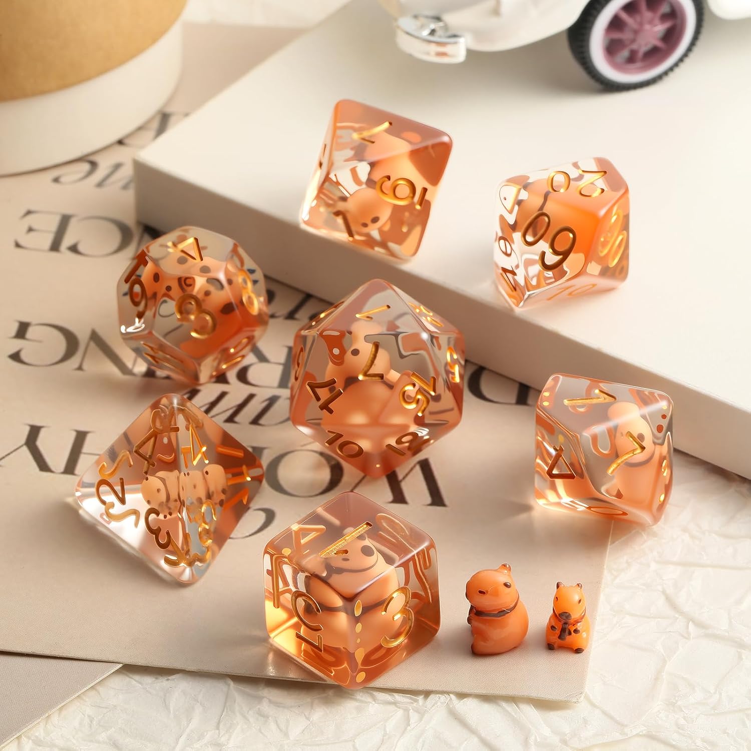 Capybara DND Dice Set with Cute Animal Inside - 7PCS Hand Made Polyhedral Resin Dice for Dungeons and Dragons RPG Games with Gold Numbers, Unique Collector Dice in Velvet Bag Gift for Gamers
