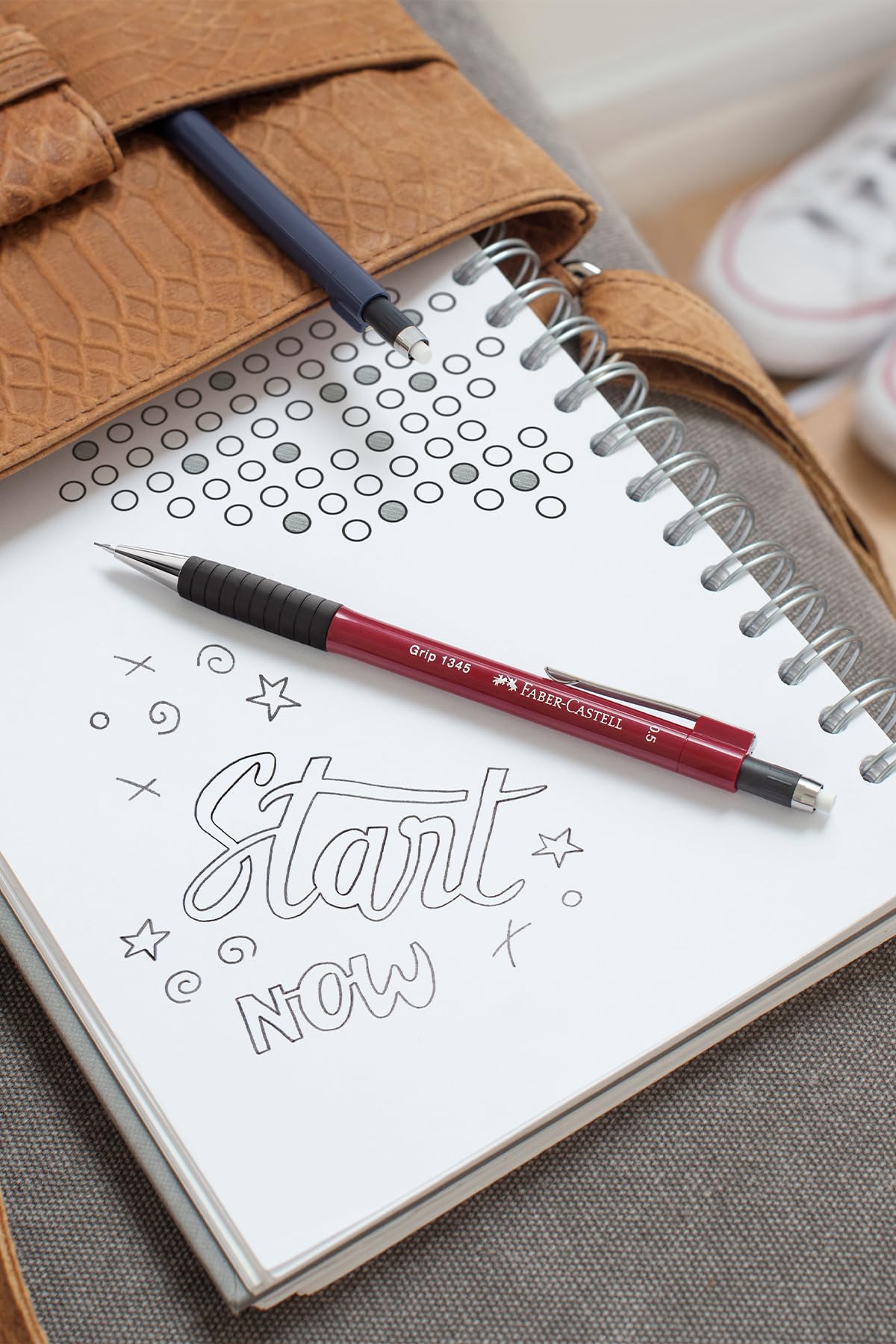Faber-Castell GRIP 1347 Porte-mine rke: 0,7 mm H" rtededegré B Tige : met.-rouge
