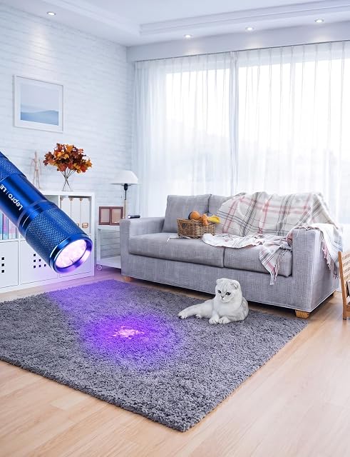 Foto 2 de 8 de Lepro Linterna Ultravioleta 395nm con 9 LED, 3 AAA Pilas Incluidas, Azul