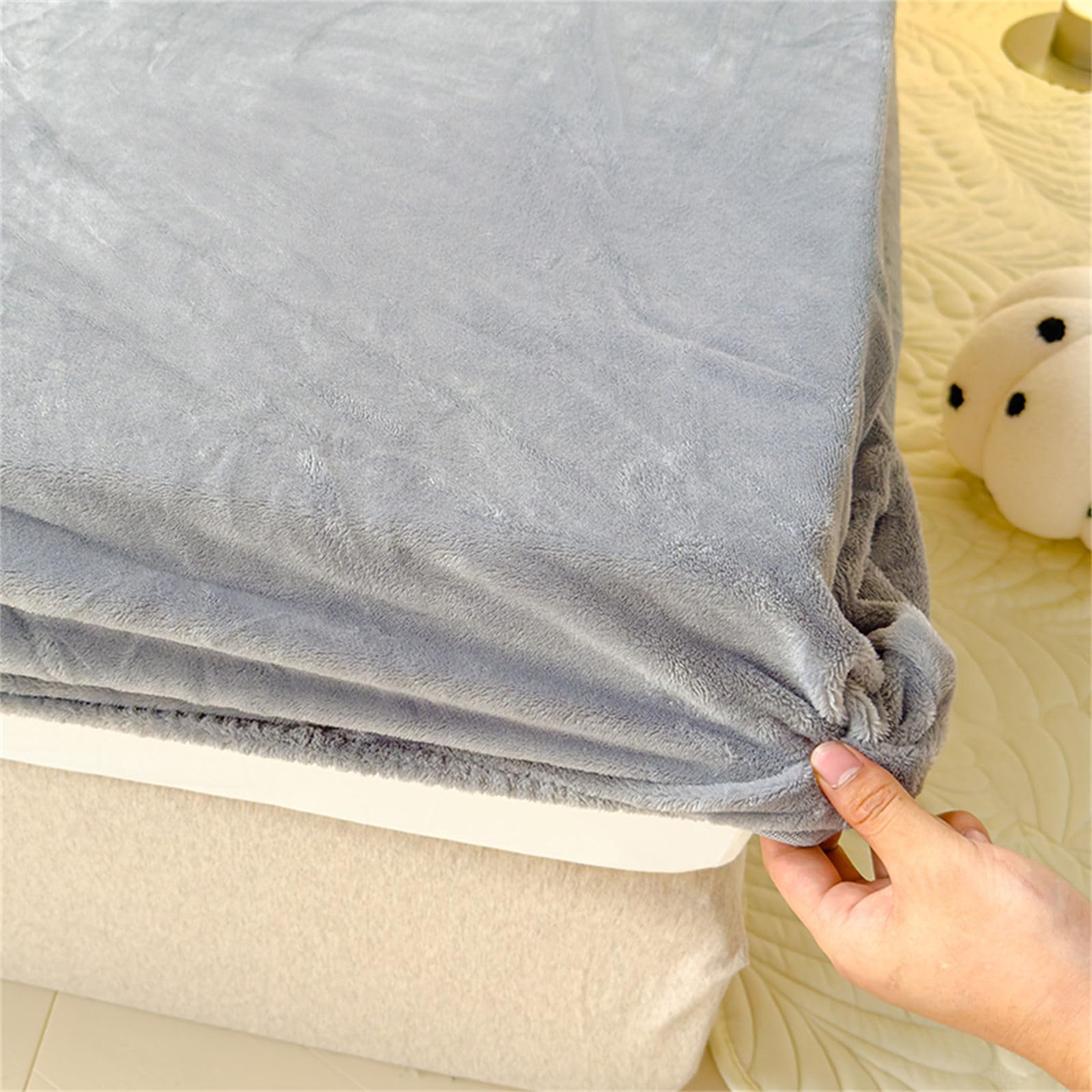 Odot Velvet Fitted Sheet, Solid Color Fitted Sheets with Deep Pocket 25~30cm, Single Double King Size Bed Sheets, Soft Breathable Microfiber Bed Sheet for Children Adult (180x200cm,Light Grey B)